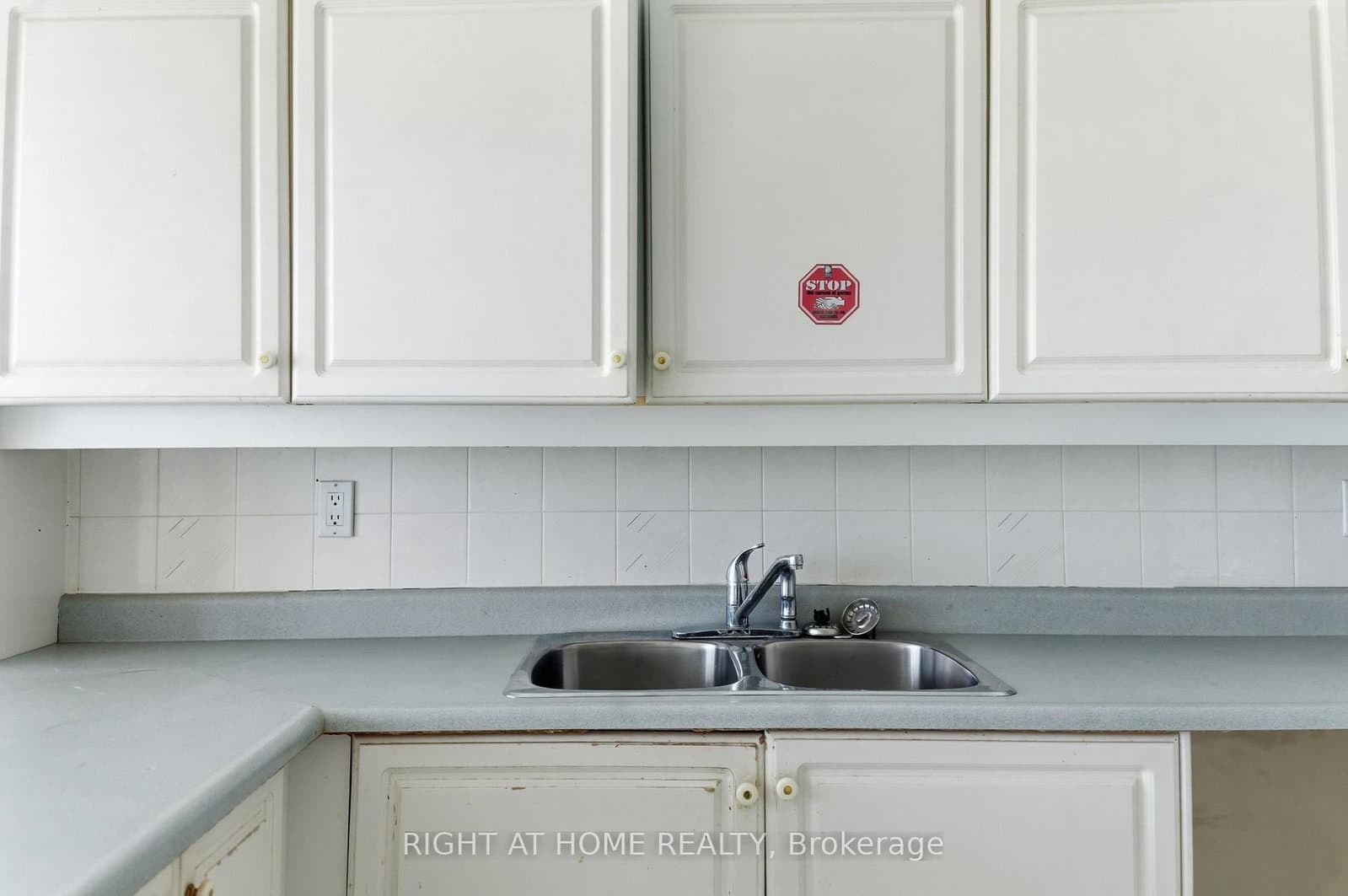 610 BULLOCK Drive, Unit 803 thumbnail 33