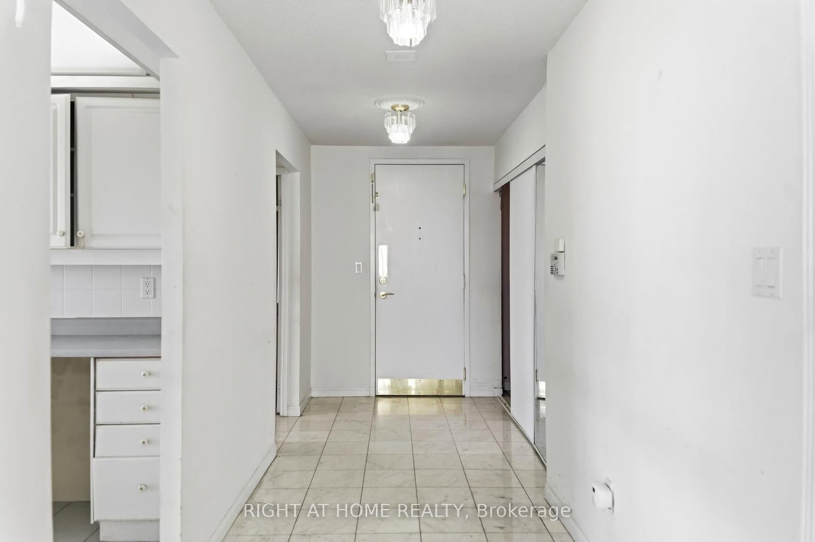 610 BULLOCK Drive, Unit 803 thumbnail 34