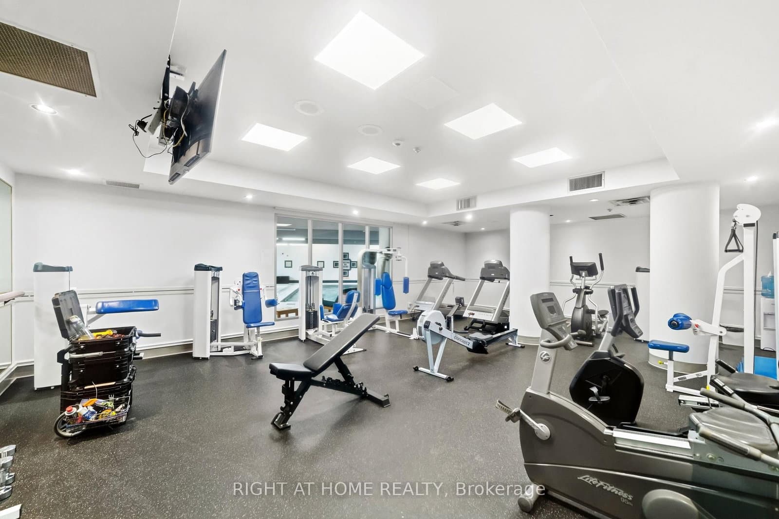 610 BULLOCK Drive, Unit 803 thumbnail 39