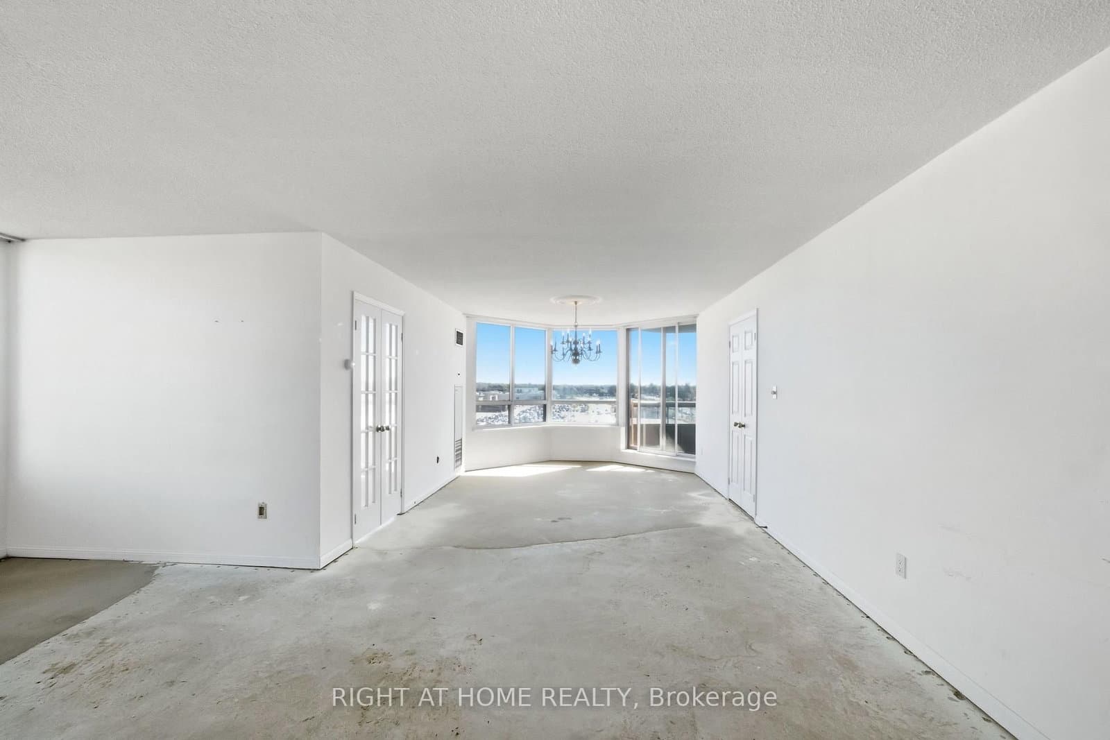 610 BULLOCK Drive, Unit 803 thumbnail 7