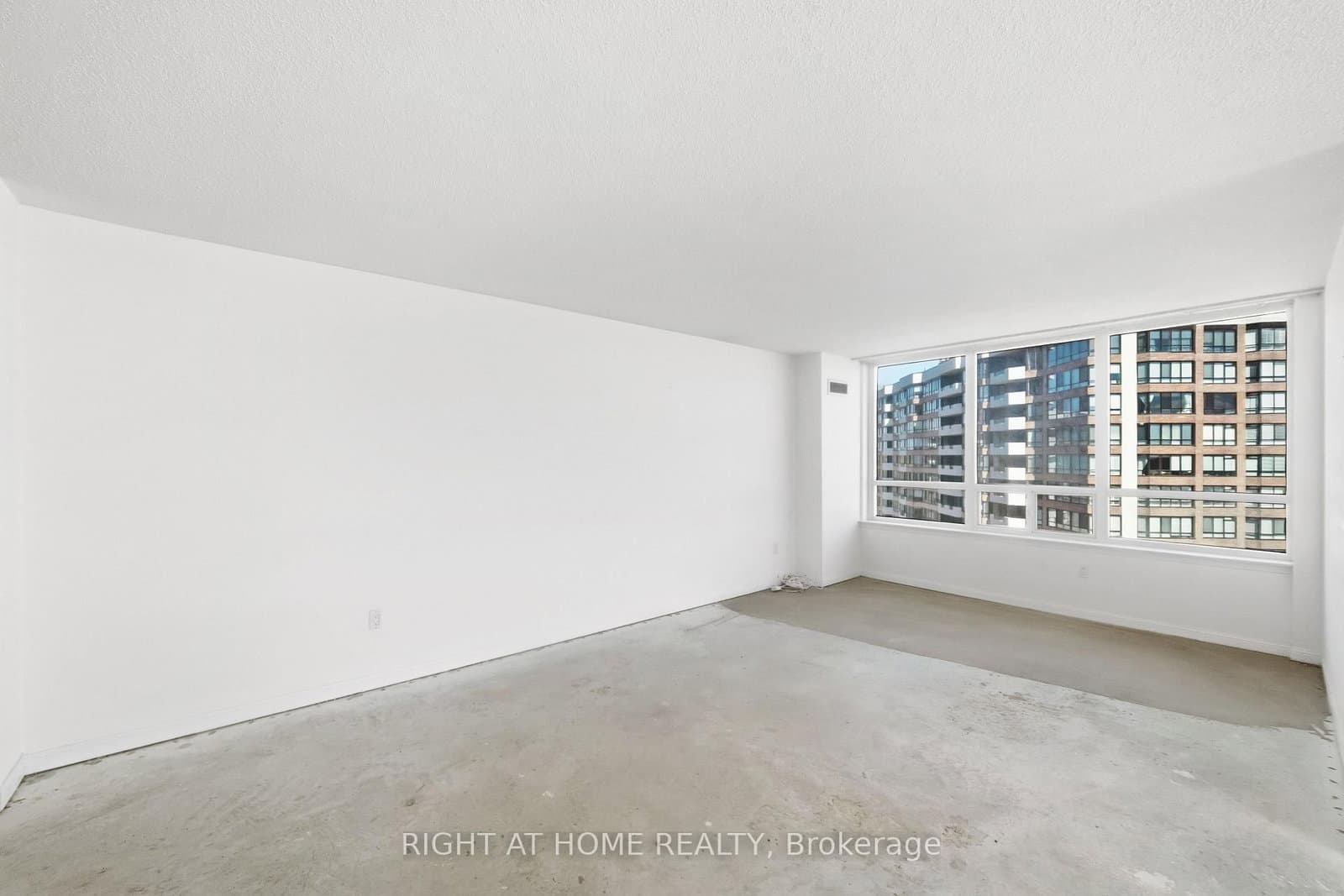 610 BULLOCK Drive, Unit 803 thumbnail 8