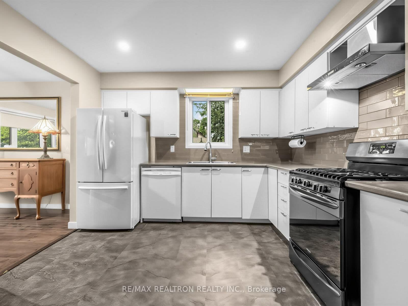 1338 Killarney Beach Road thumbnail 12