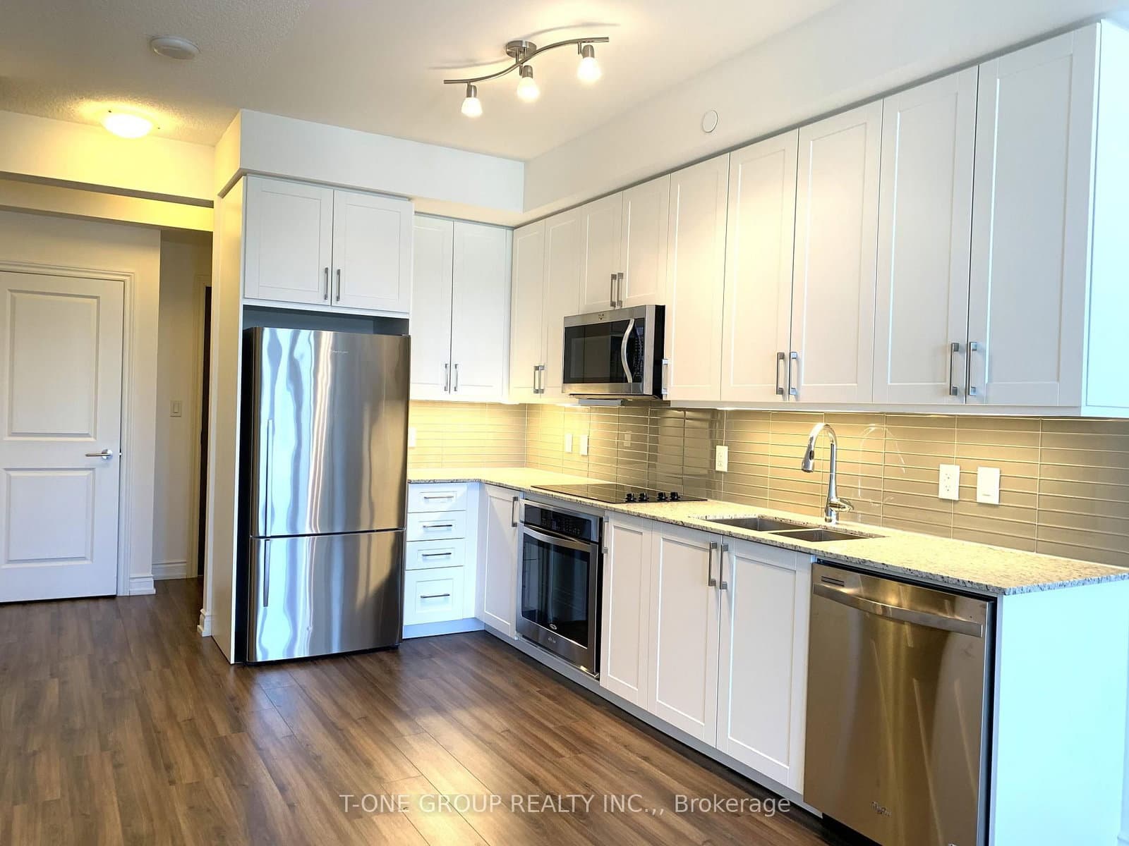 9600 Yonge Street, Unit 912 thumbnail 14
