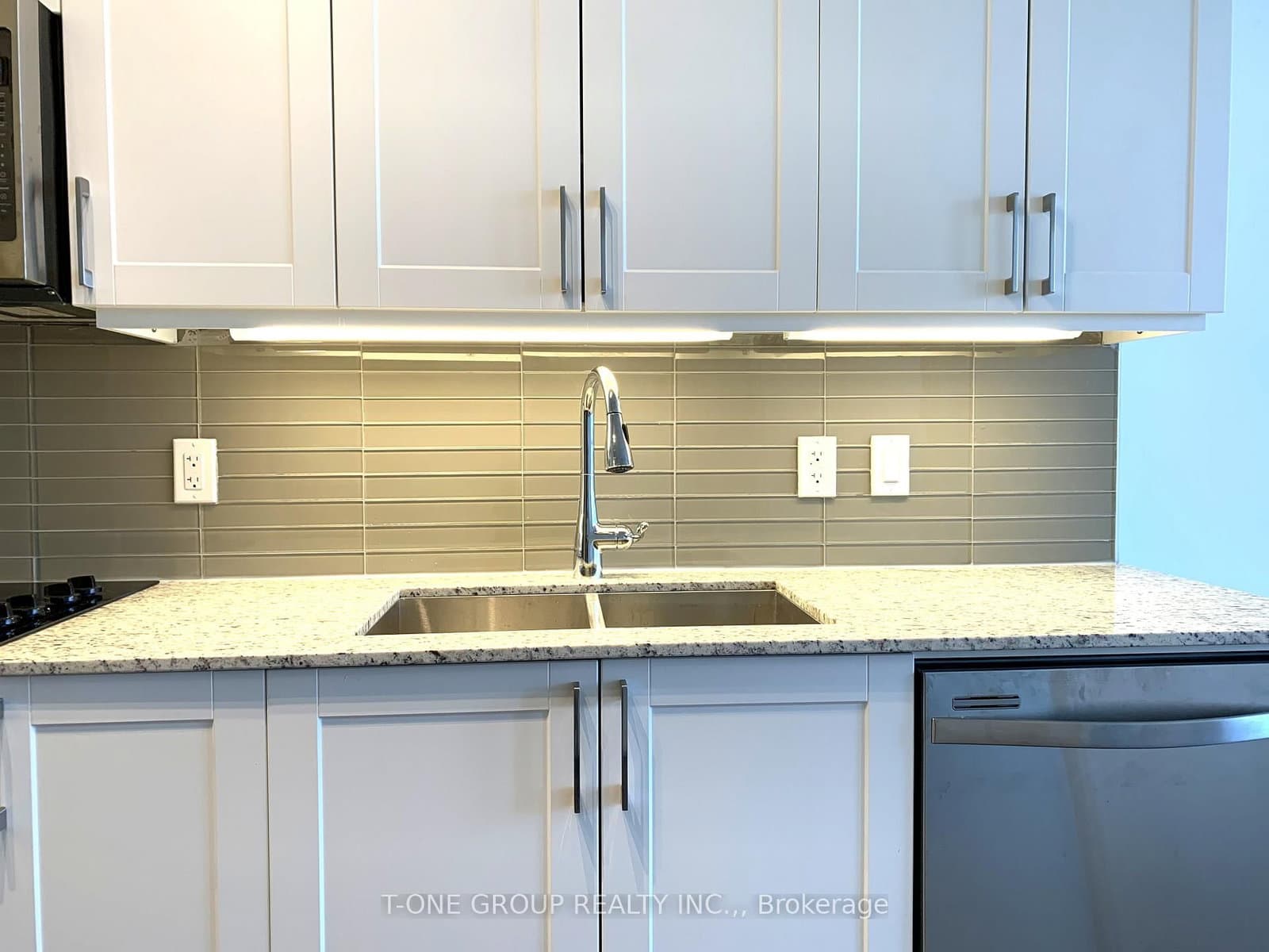 9600 Yonge Street, Unit 912 thumbnail 16