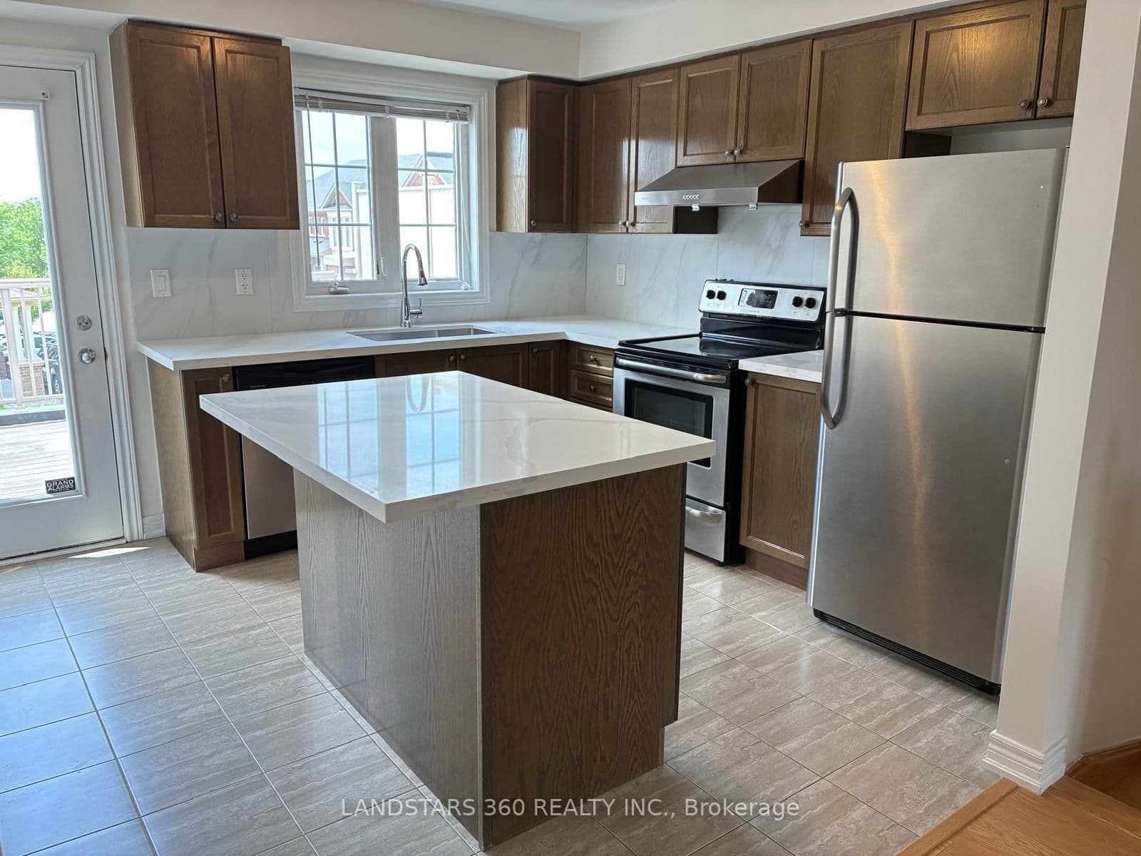 9922 McCowan Road thumbnail 11