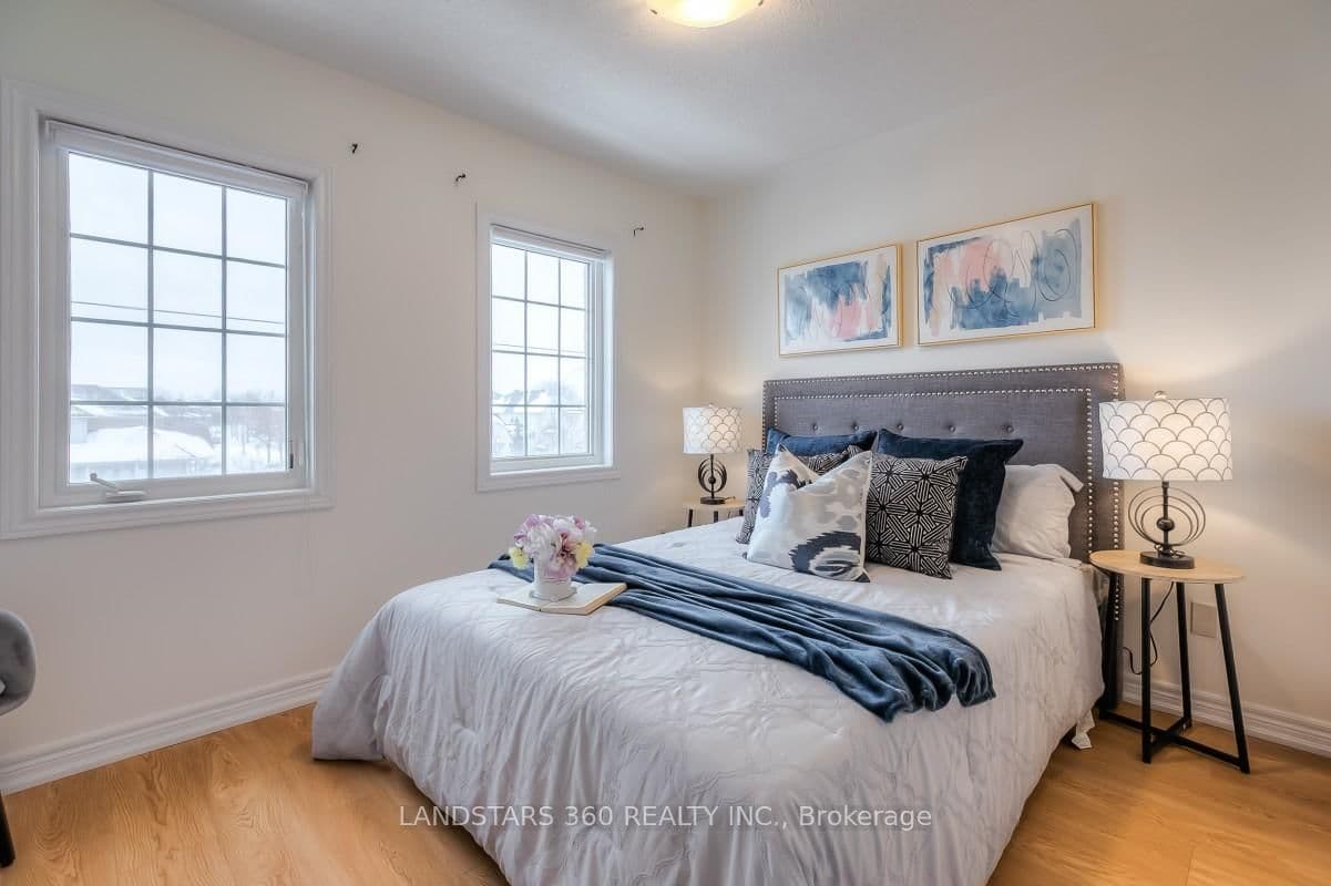 9922 McCowan Road thumbnail 20