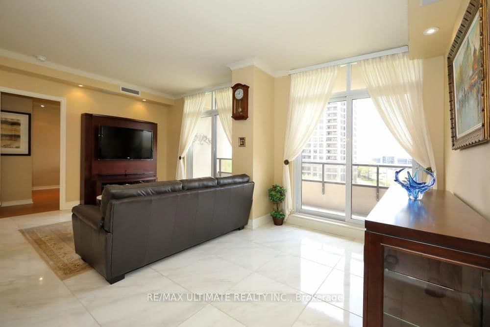 9235 Jane Street, Unit 407 thumbnail 11