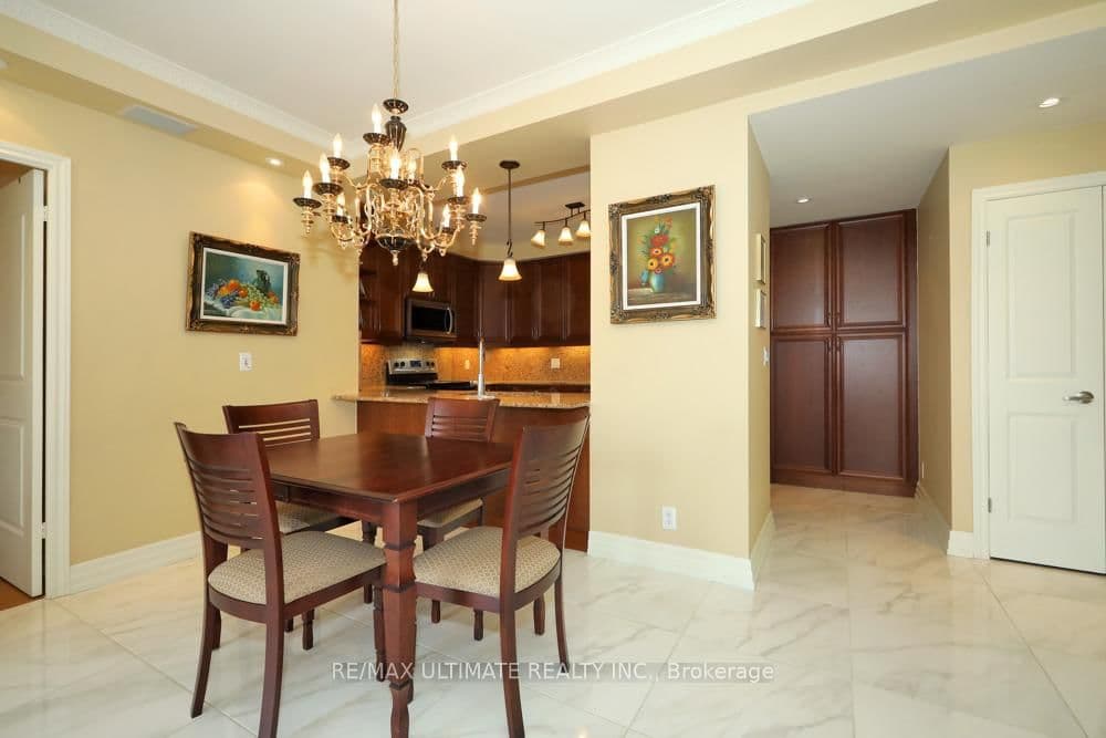 9235 Jane Street, Unit 407 thumbnail 8