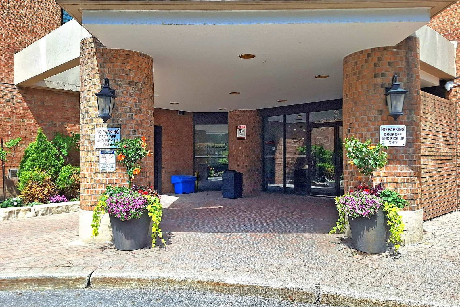 7601 Bathurst Street, Unit 902 thumbnail 4