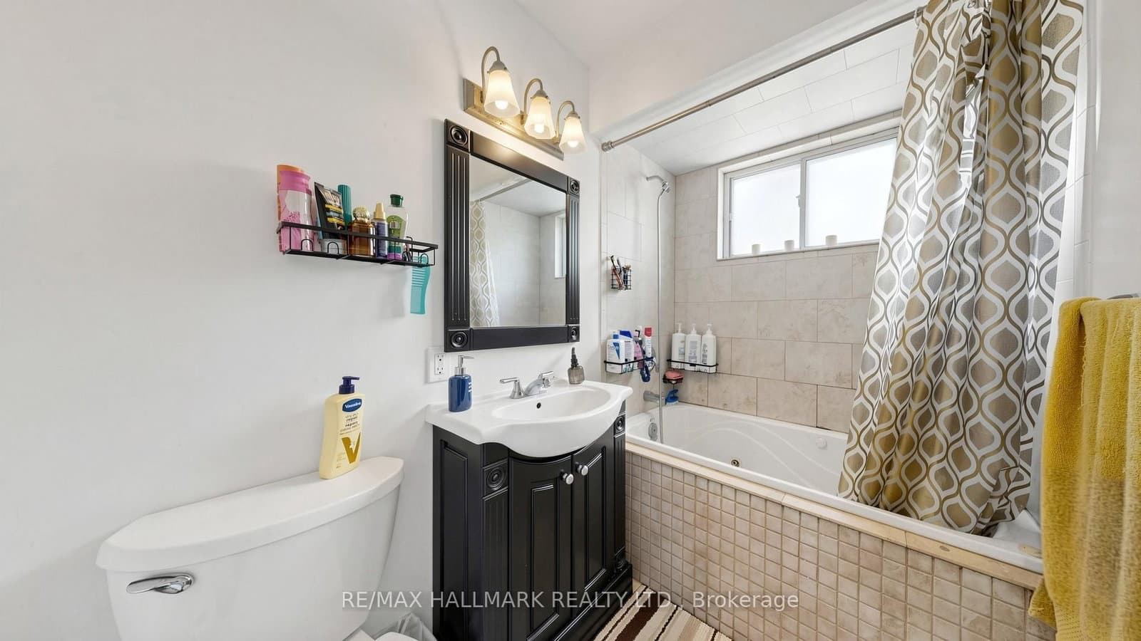 46 Collins Crescent thumbnail 16