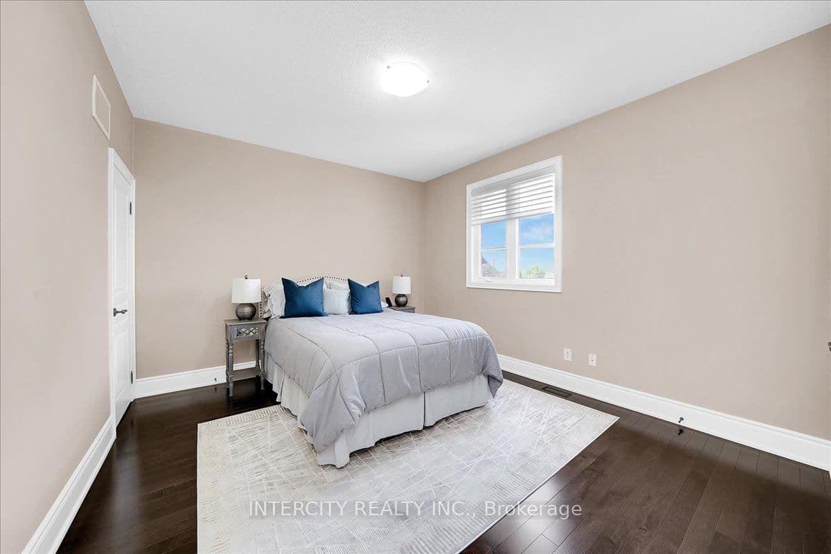 233 Carisbrooke Circle thumbnail 37