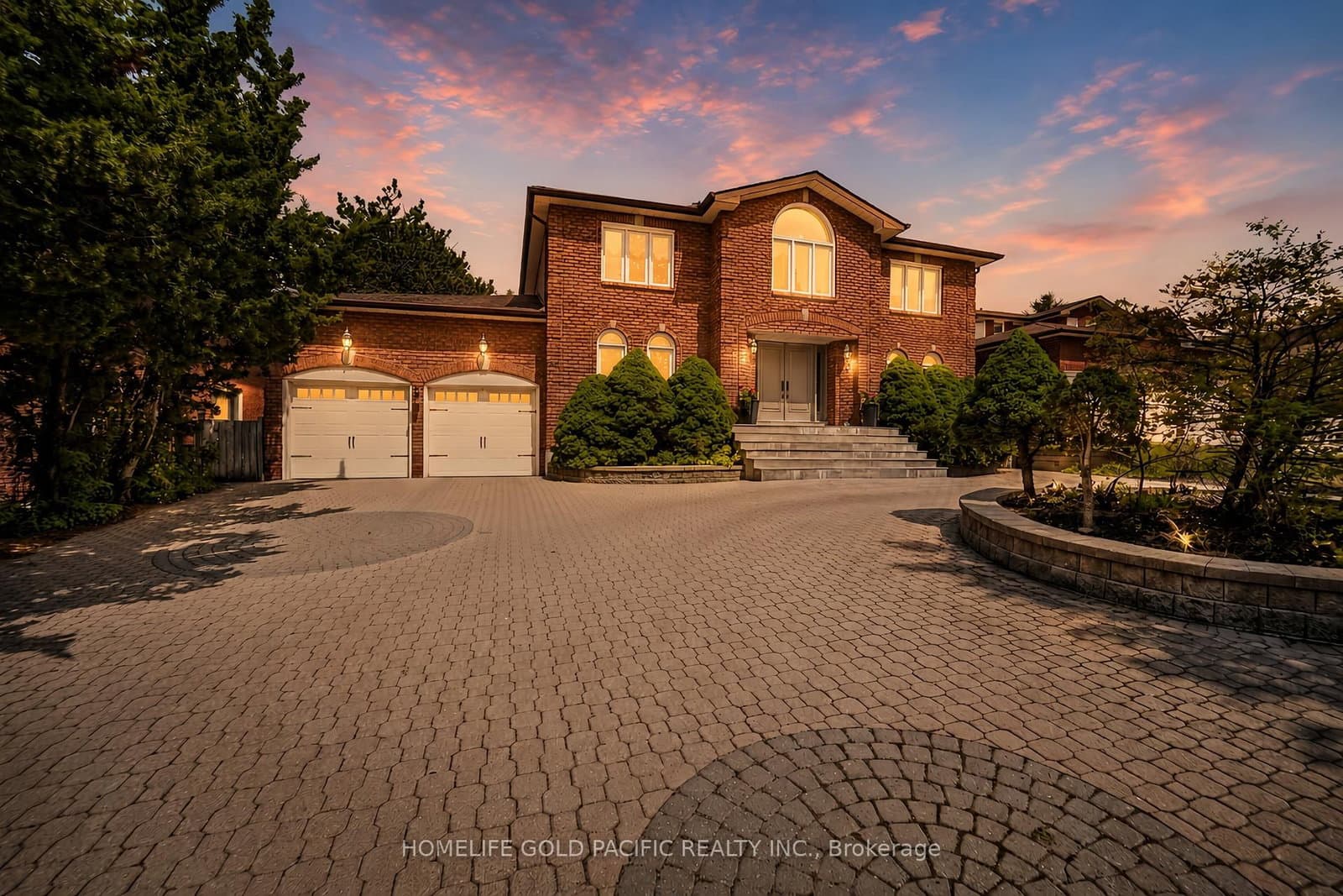 44 Ravenhill Crescent - Image 1