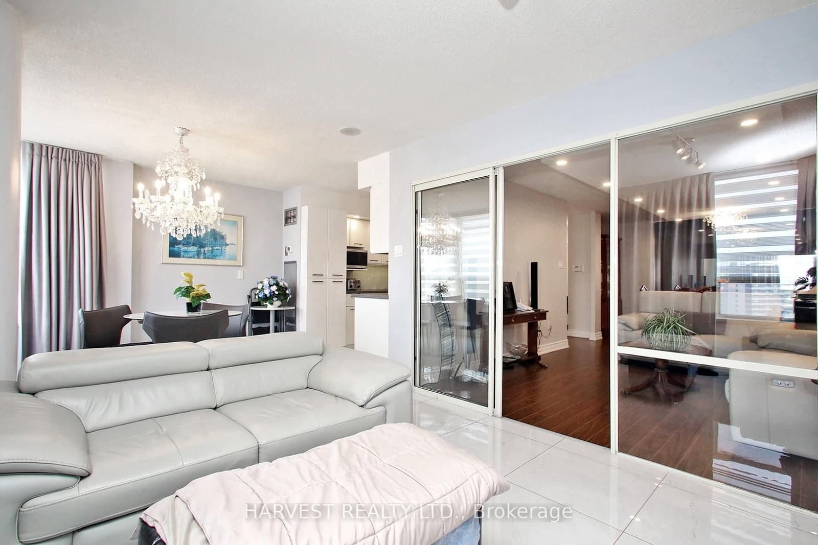 7 Townsgate Drive, Unit 1402 thumbnail 15