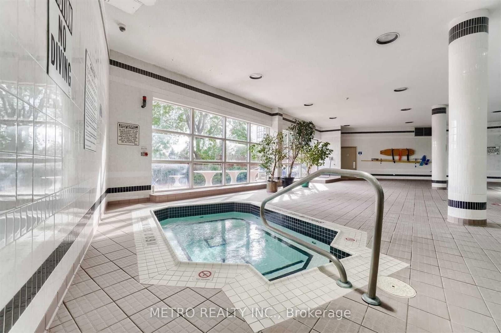 30 Harding Boulevard, Unit 706 thumbnail 32
