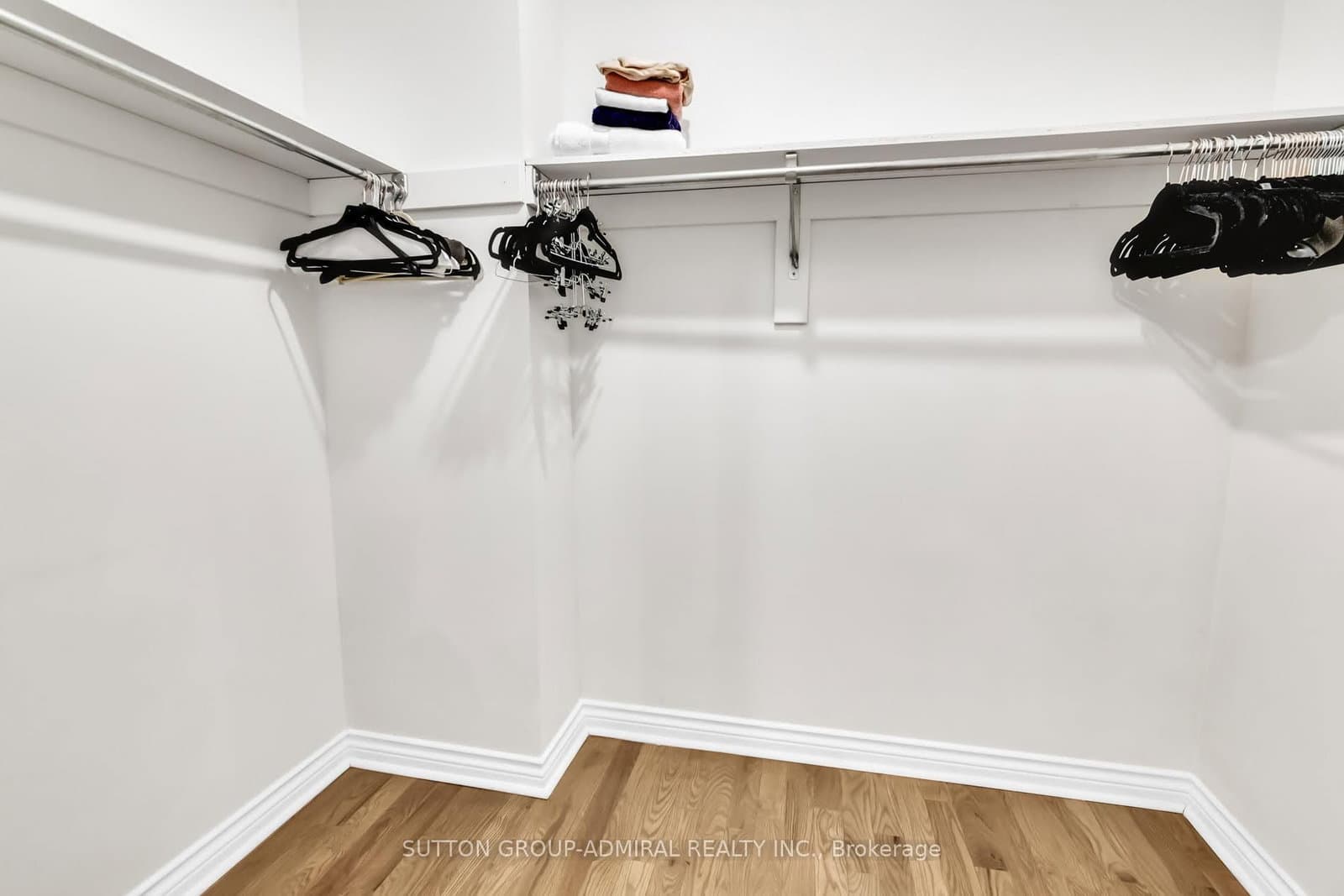 119 Mccabe Crescent, Unit Main & 2nd thumbnail 12