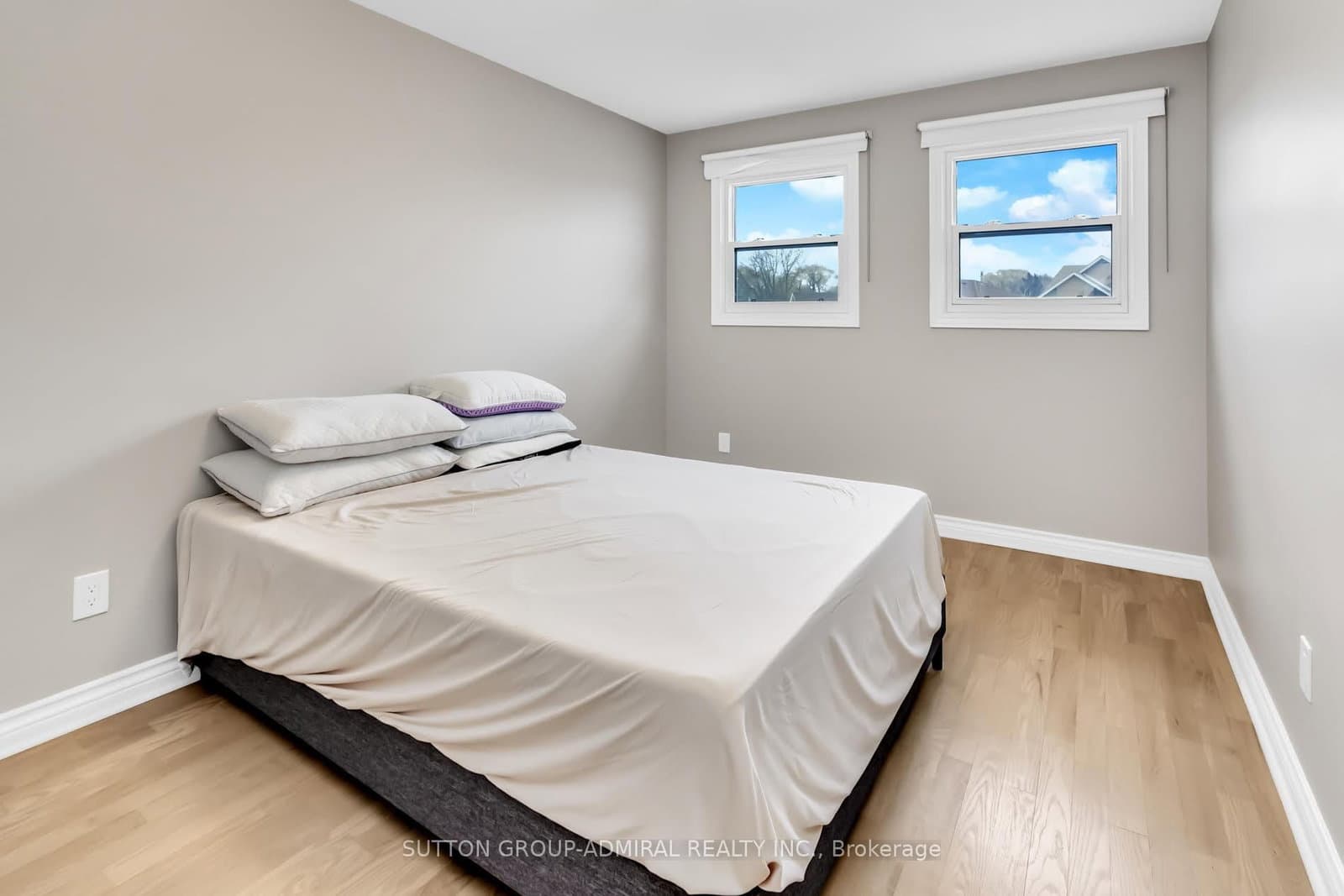 119 Mccabe Crescent, Unit Main & 2nd thumbnail 14