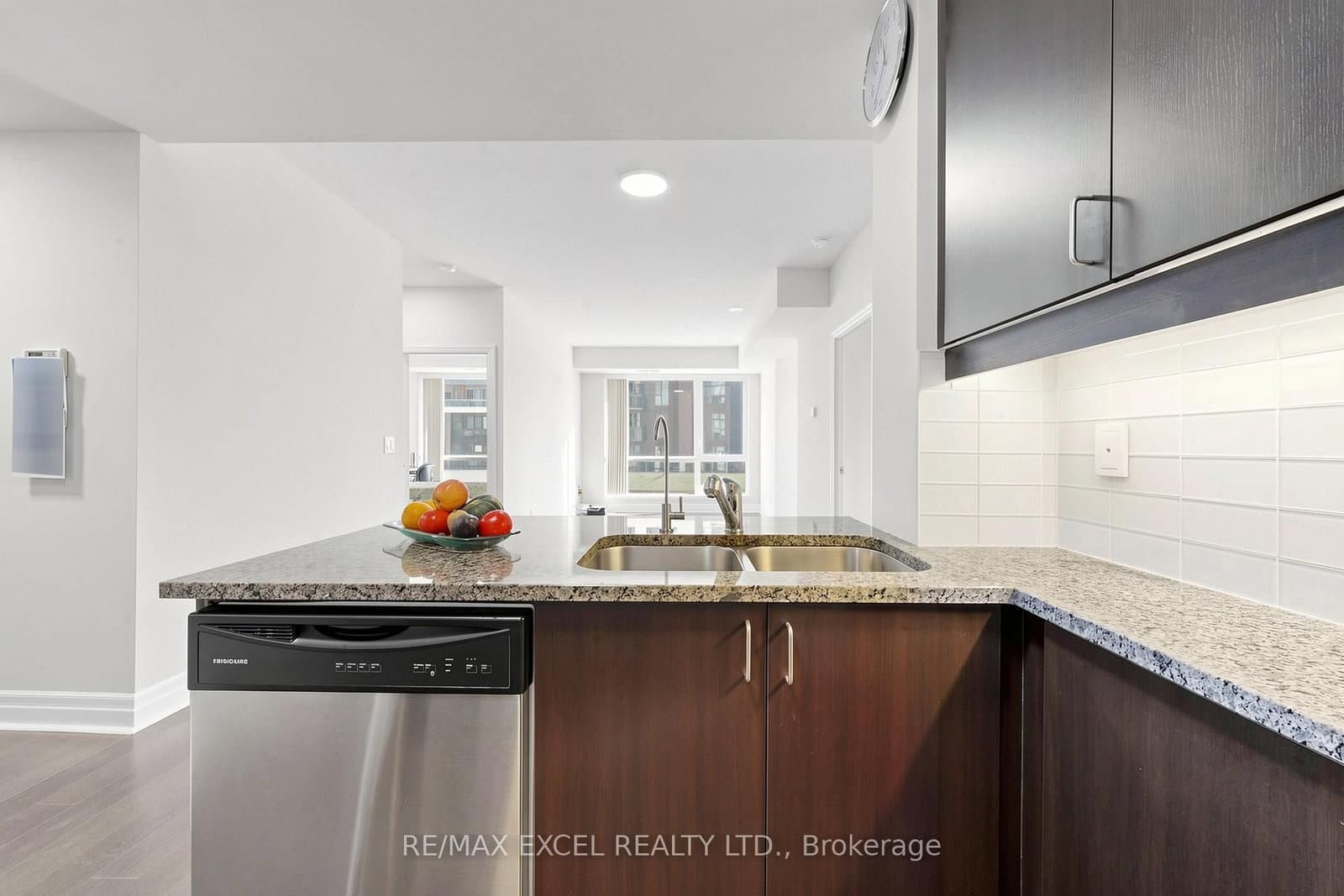 8110 Birchmount Road, Unit 416 thumbnail 24
