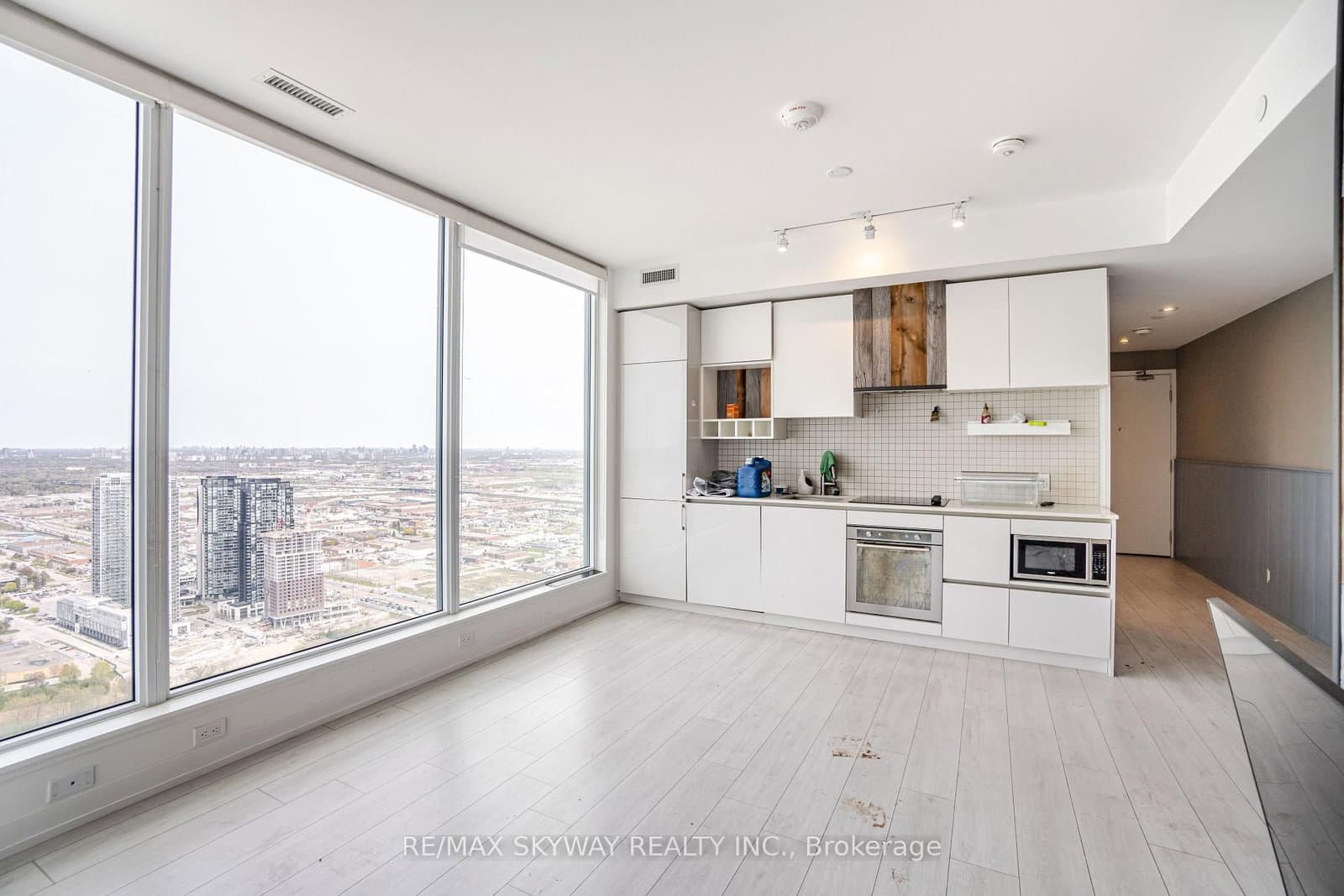 5 Buttermill Avenue, Unit 5702 thumbnail 10