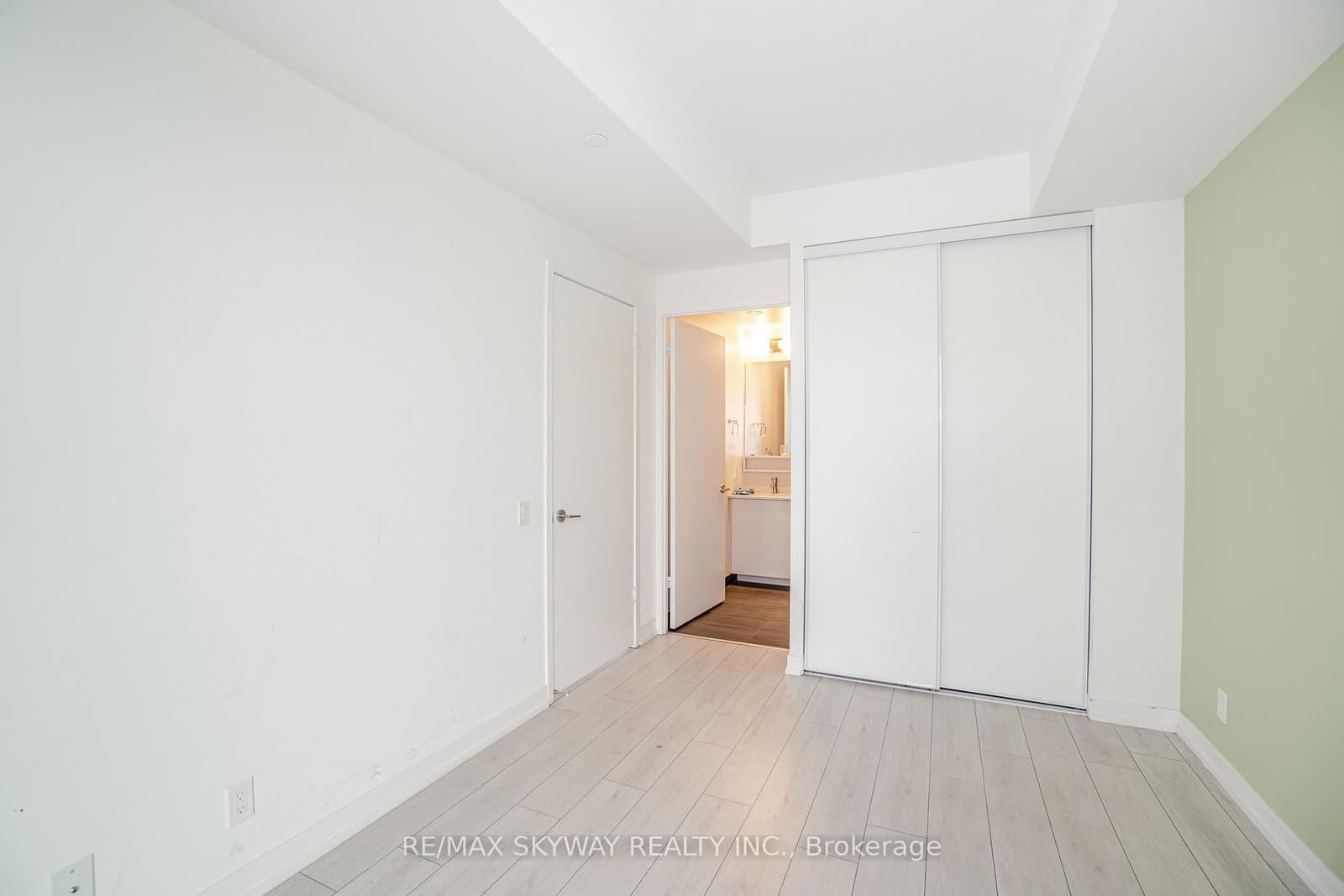 5 Buttermill Avenue, Unit 5702 thumbnail 18