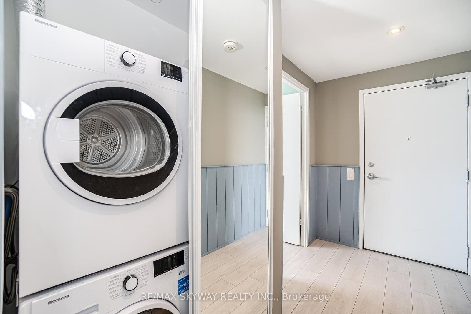 5 Buttermill Avenue, Unit 5702 thumbnail 24