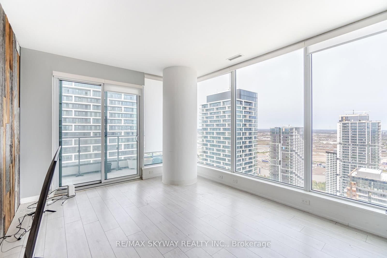 5 Buttermill Avenue, Unit 5702 thumbnail 7