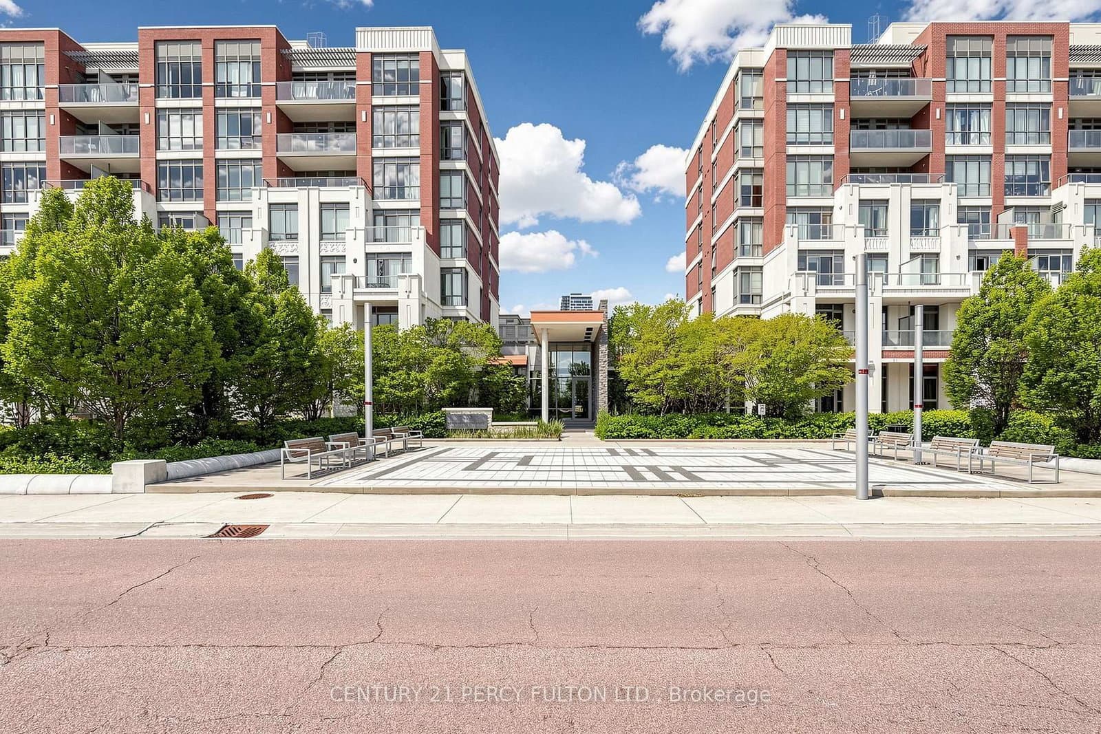 57 Upper Duke Crescent, Unit 102 thumbnail 2