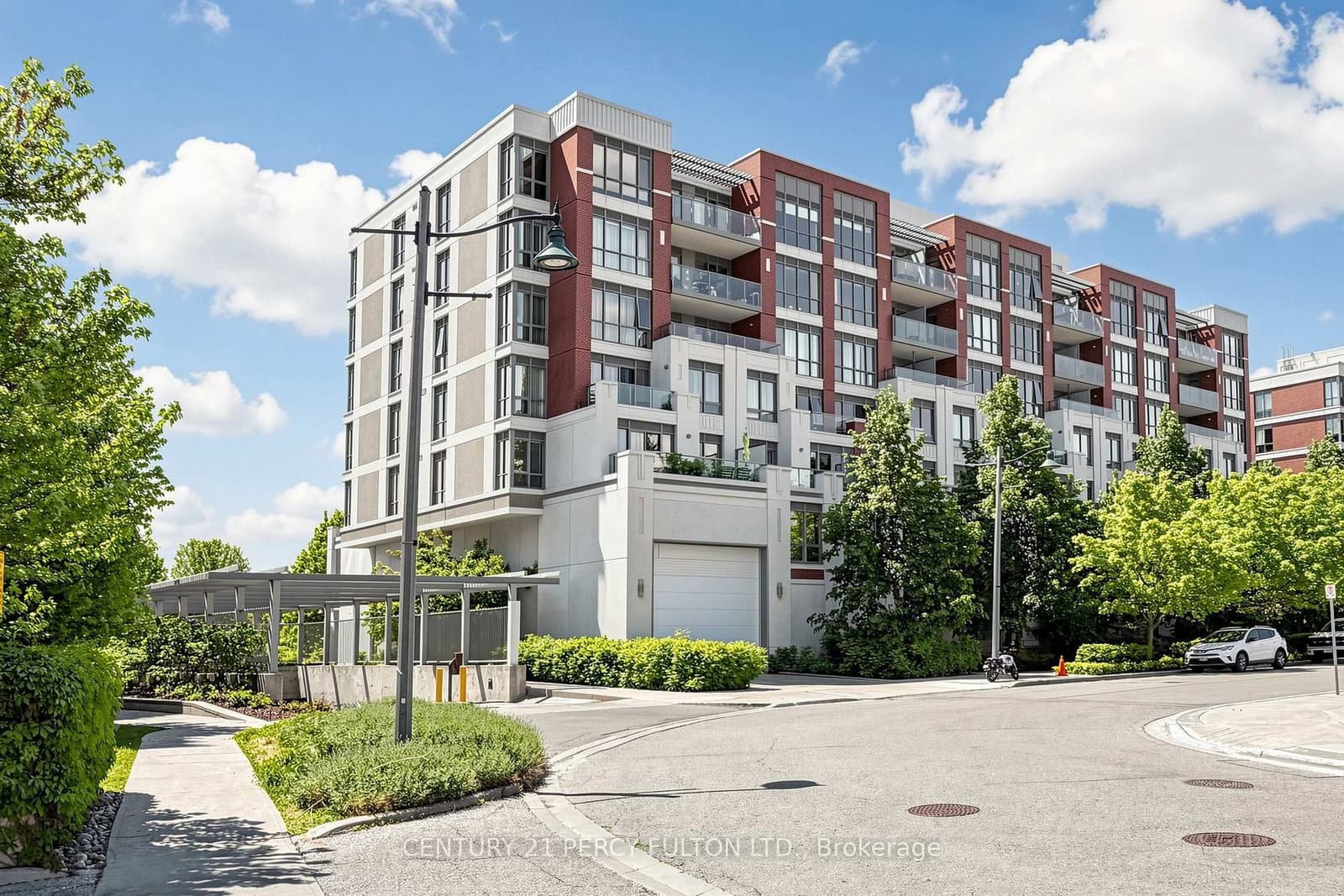 57 Upper Duke Crescent, Unit 102 thumbnail 3