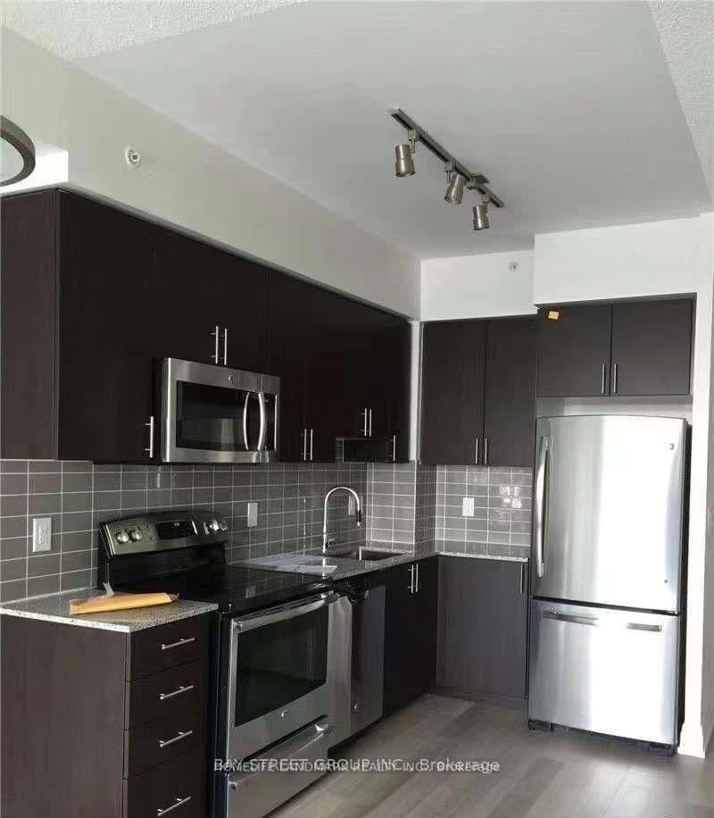 7165 Yonge Street, Unit 2210 thumbnail 2