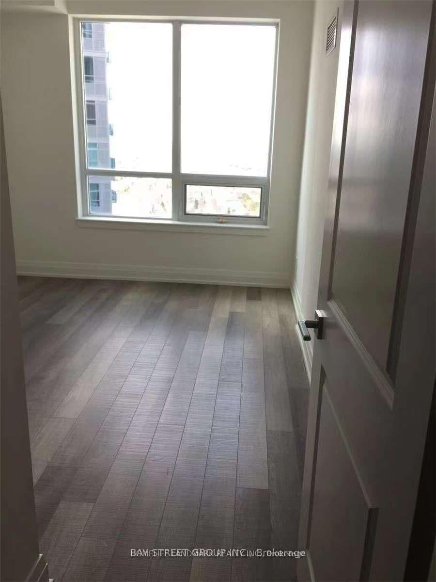 7165 Yonge Street, Unit 2210 thumbnail 3
