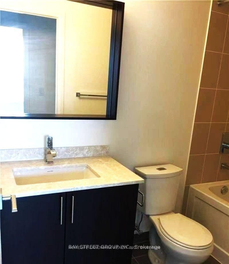 7165 Yonge Street, Unit 2210 thumbnail 6