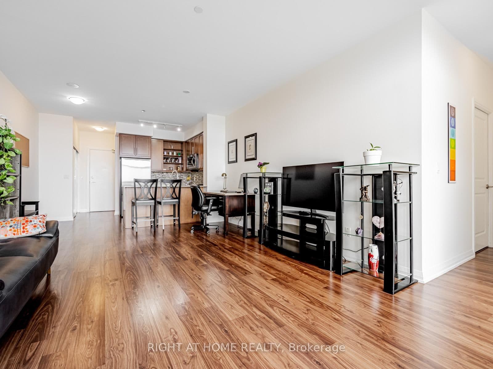 65 Oneida Crescent, Unit 1010 thumbnail 2