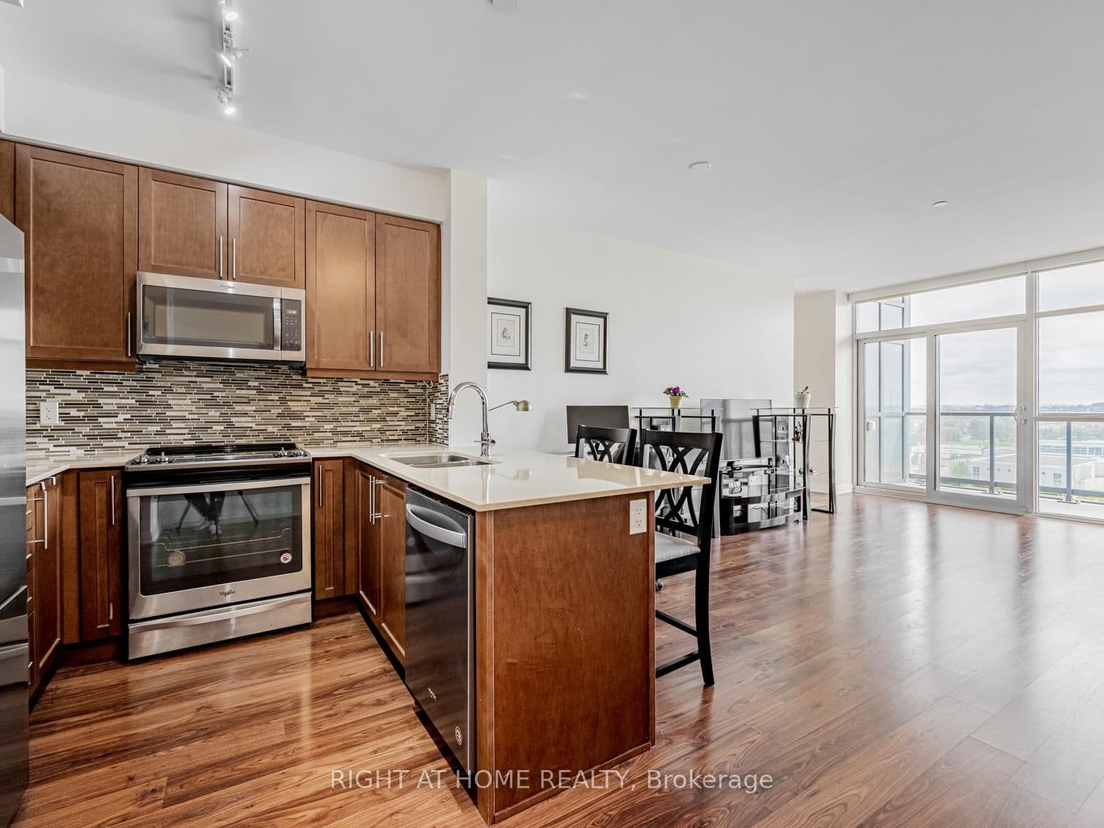 65 Oneida Crescent, Unit 1010 thumbnail 24