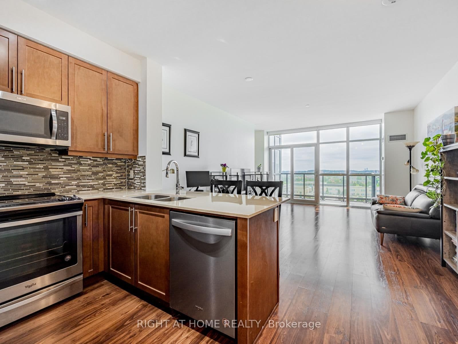 65 Oneida Crescent, Unit 1010 thumbnail 25
