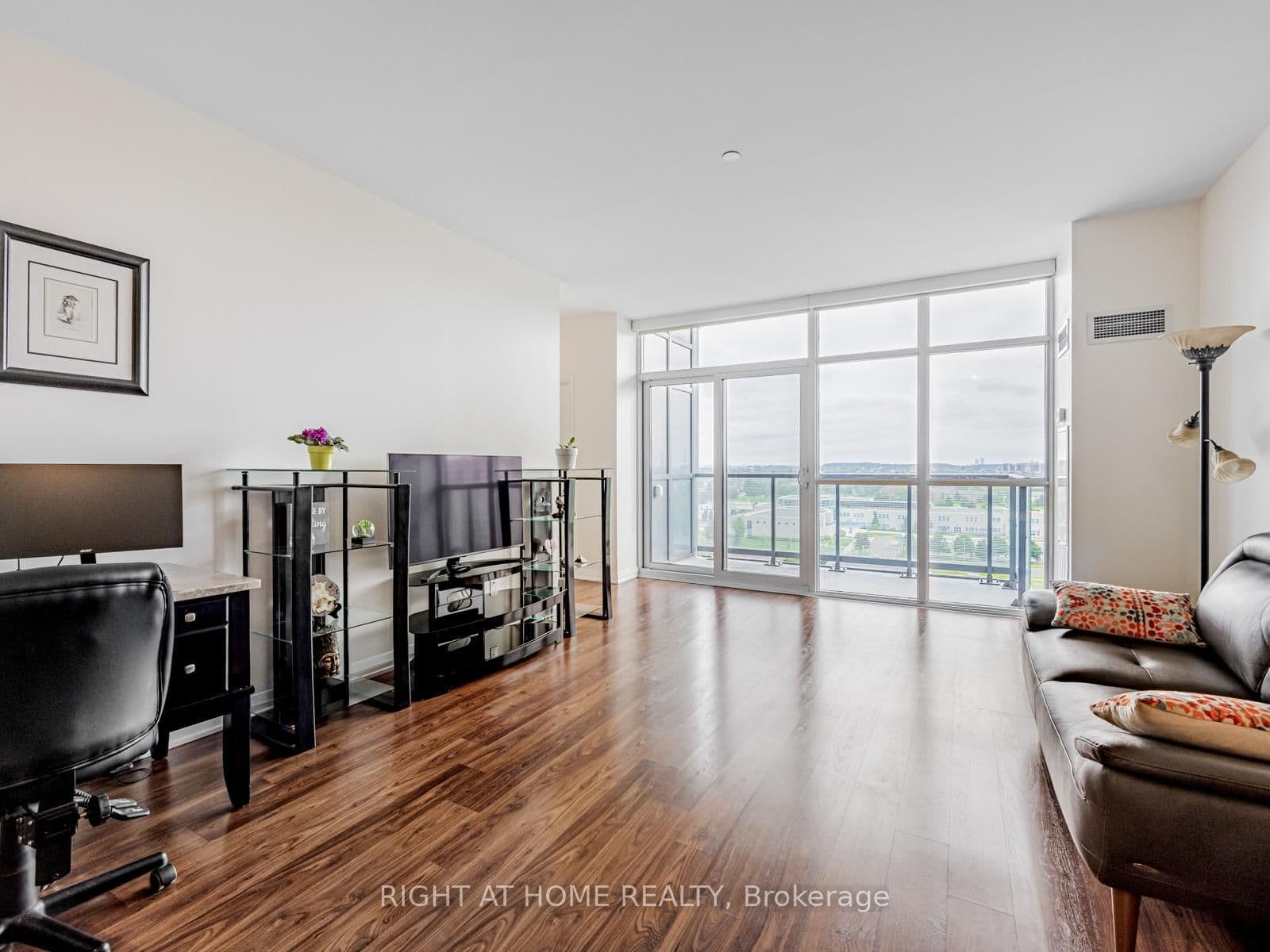 65 Oneida Crescent, Unit 1010 thumbnail 6