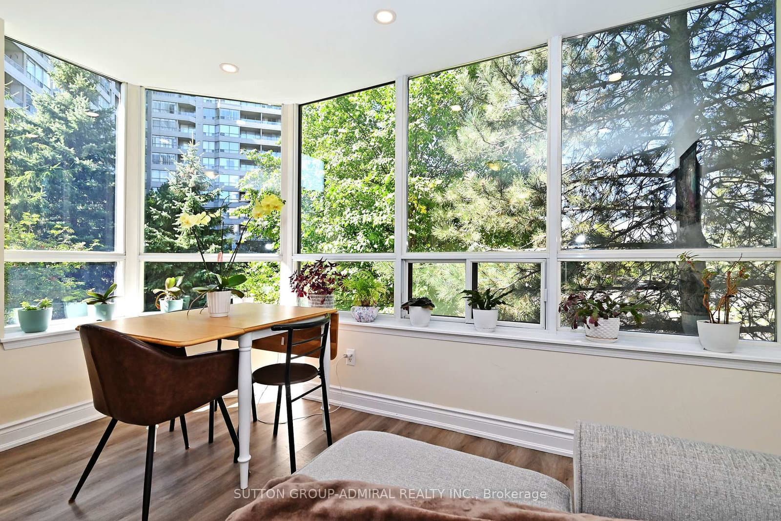 91 Townsgate Drive, Unit 203 thumbnail 10