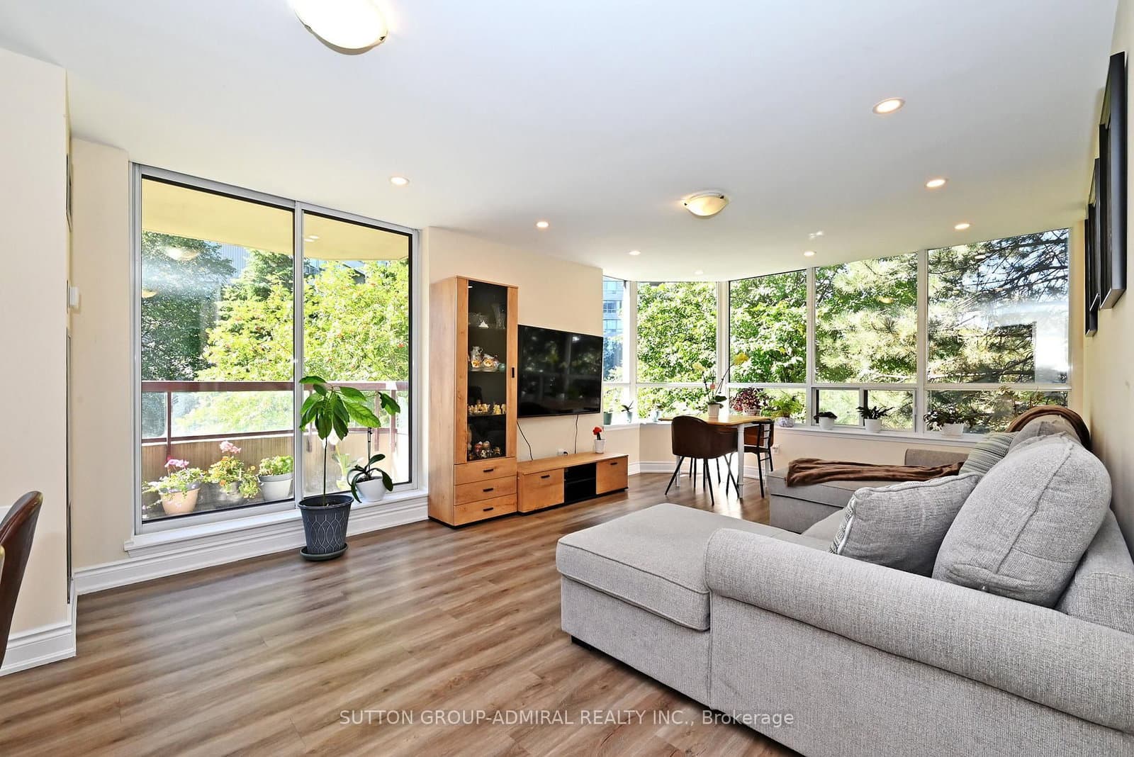 91 Townsgate Drive, Unit 203 thumbnail 4