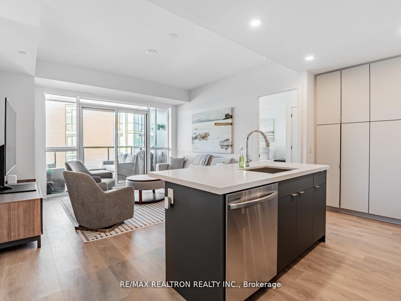 #354 - 415 Sea Ray Avenue