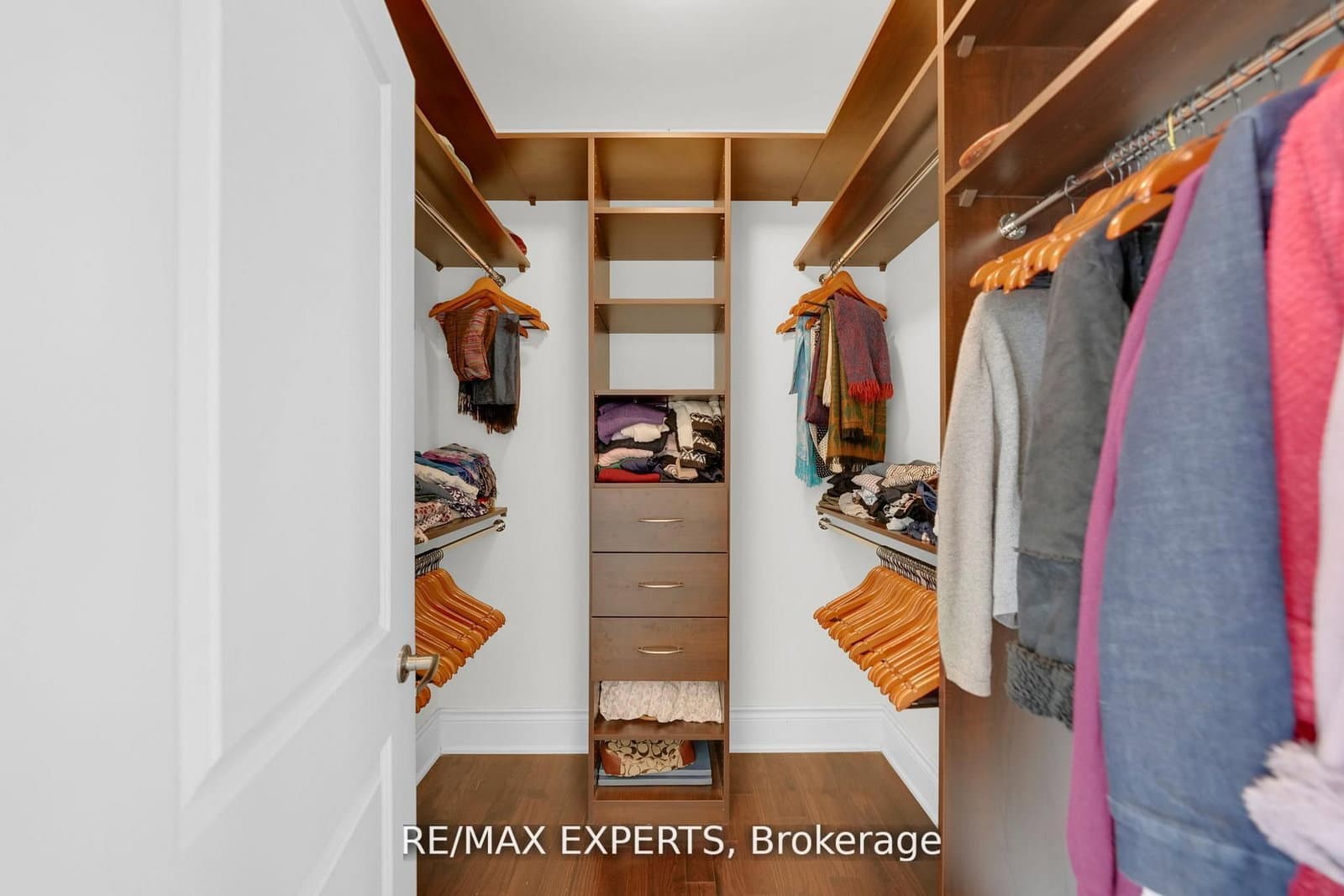 134 Orleans Circle thumbnail 37
