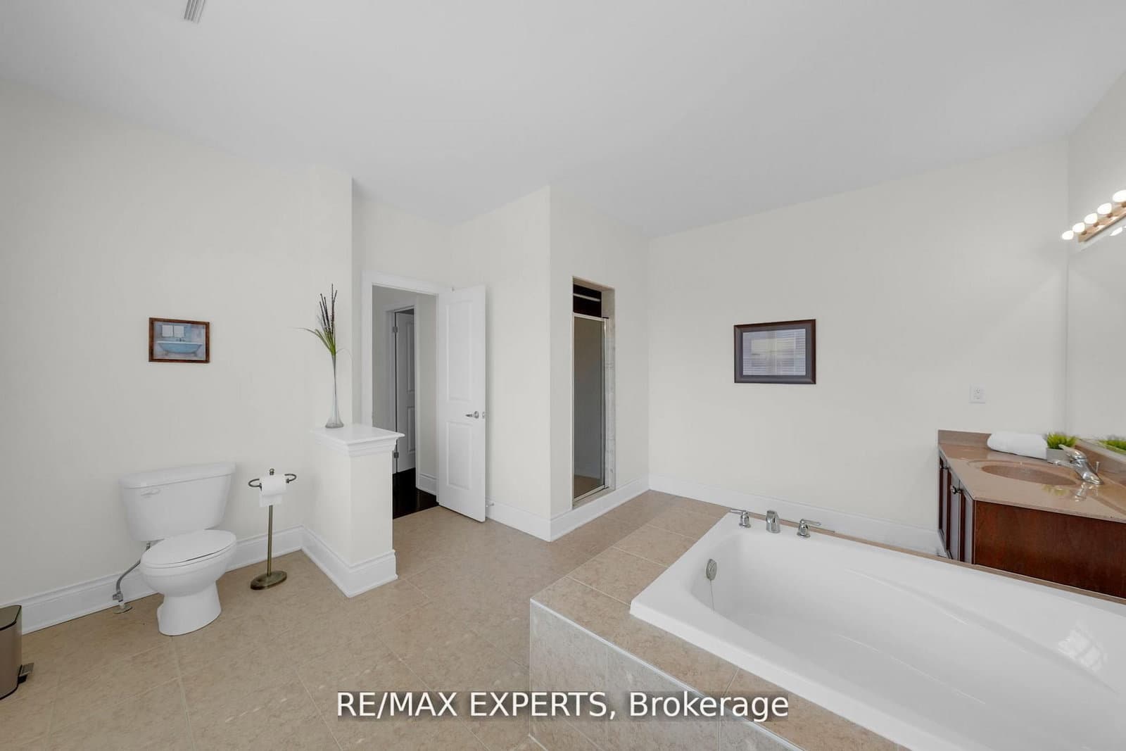 134 Orleans Circle thumbnail 39
