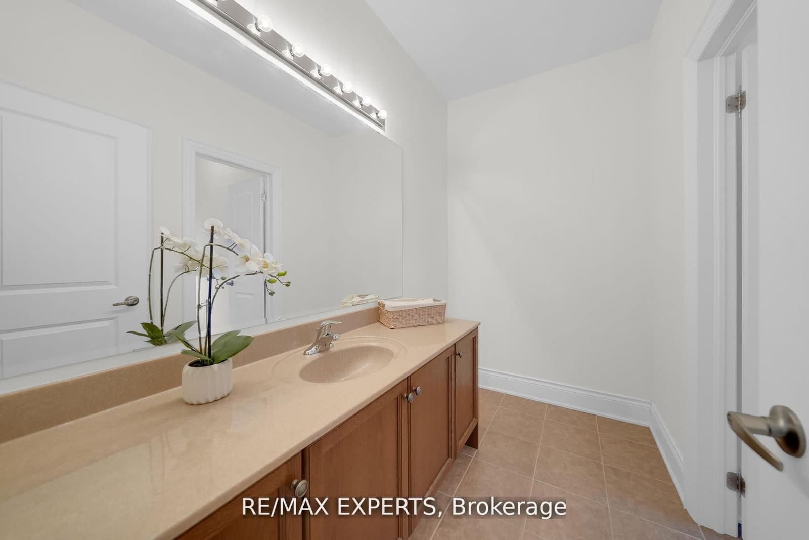 134 Orleans Circle thumbnail 45