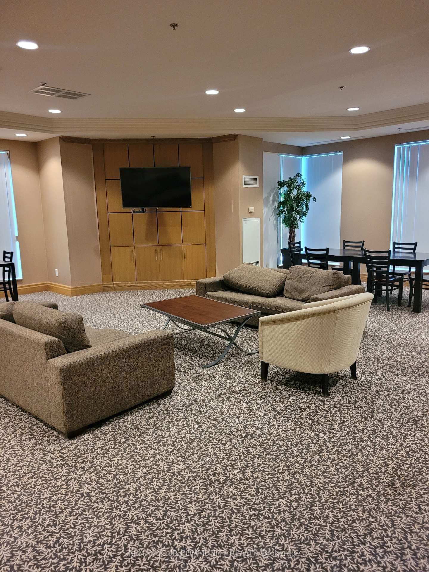 185 Oneida Crescent, Unit 616 thumbnail 3