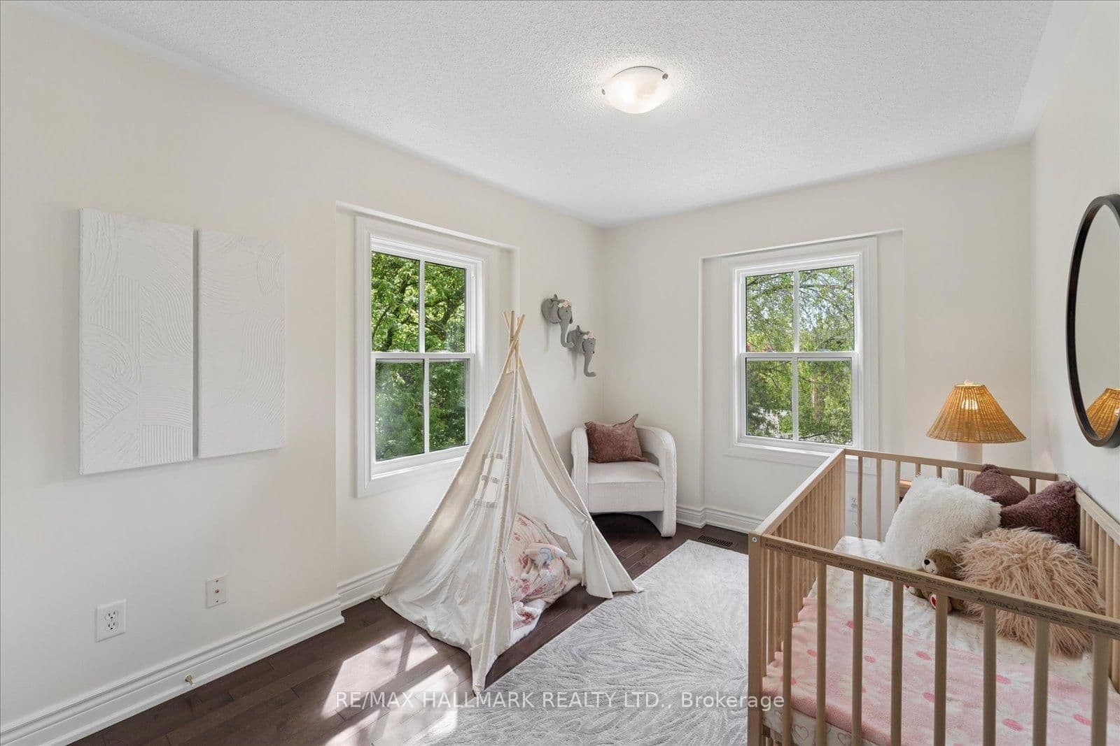 13 E J Lennox Way thumbnail 35
