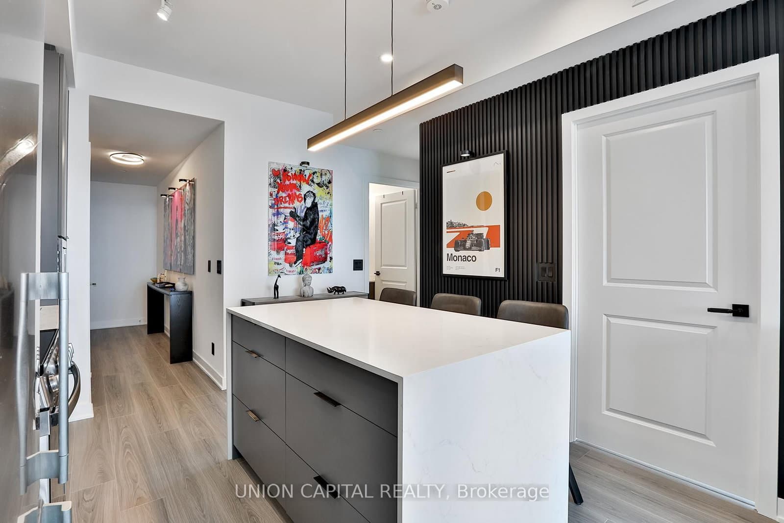 30 Upper Mall Way, Unit 1002 thumbnail 16