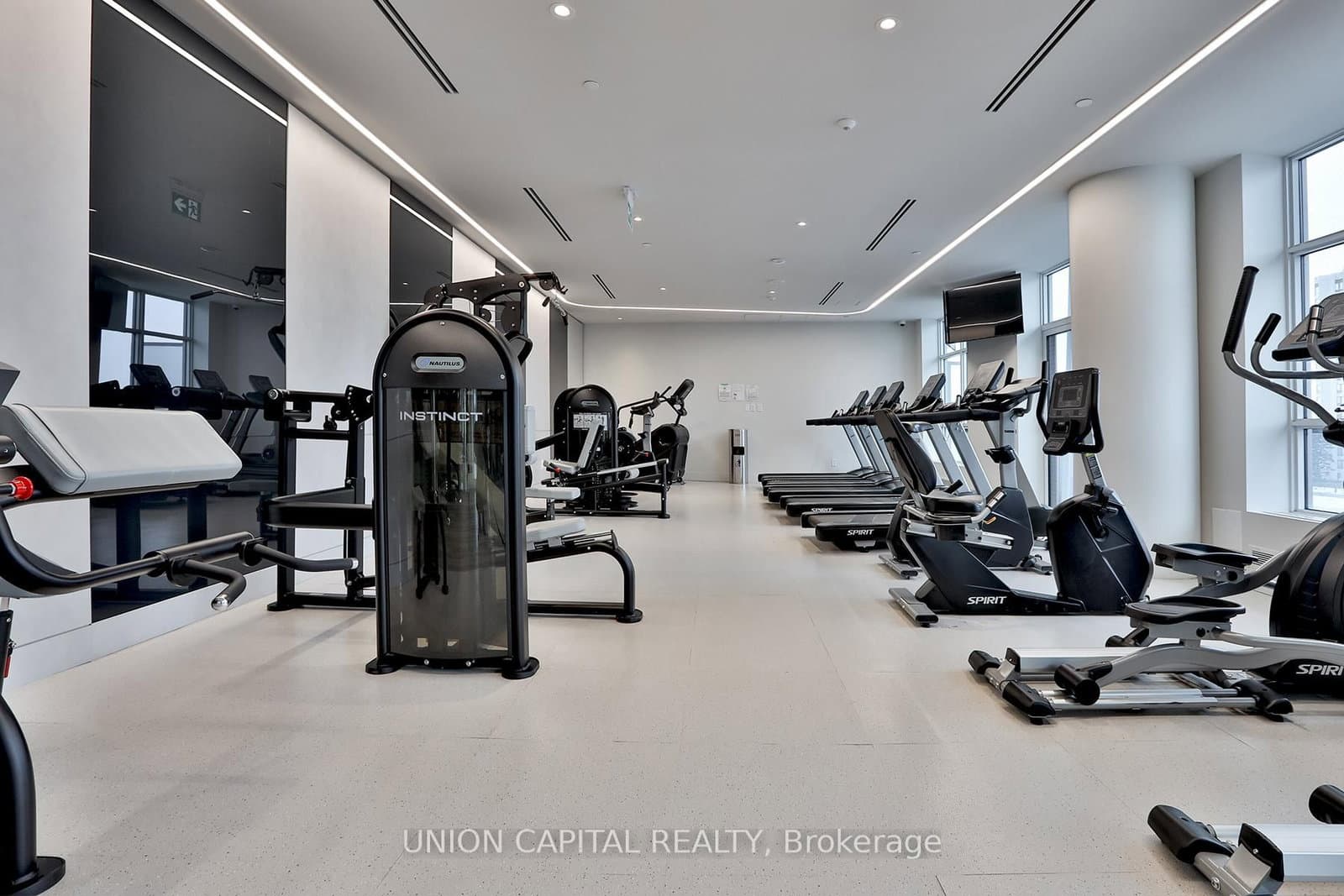 30 Upper Mall Way, Unit 1002 thumbnail 21
