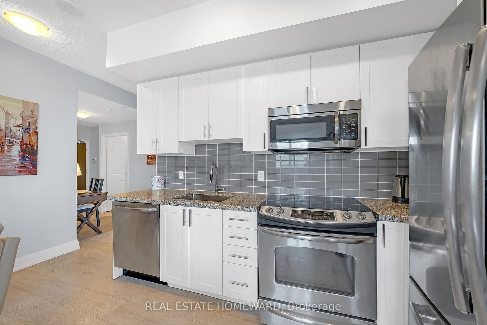 7161 Yonge Street, Unit 1525 thumbnail 12