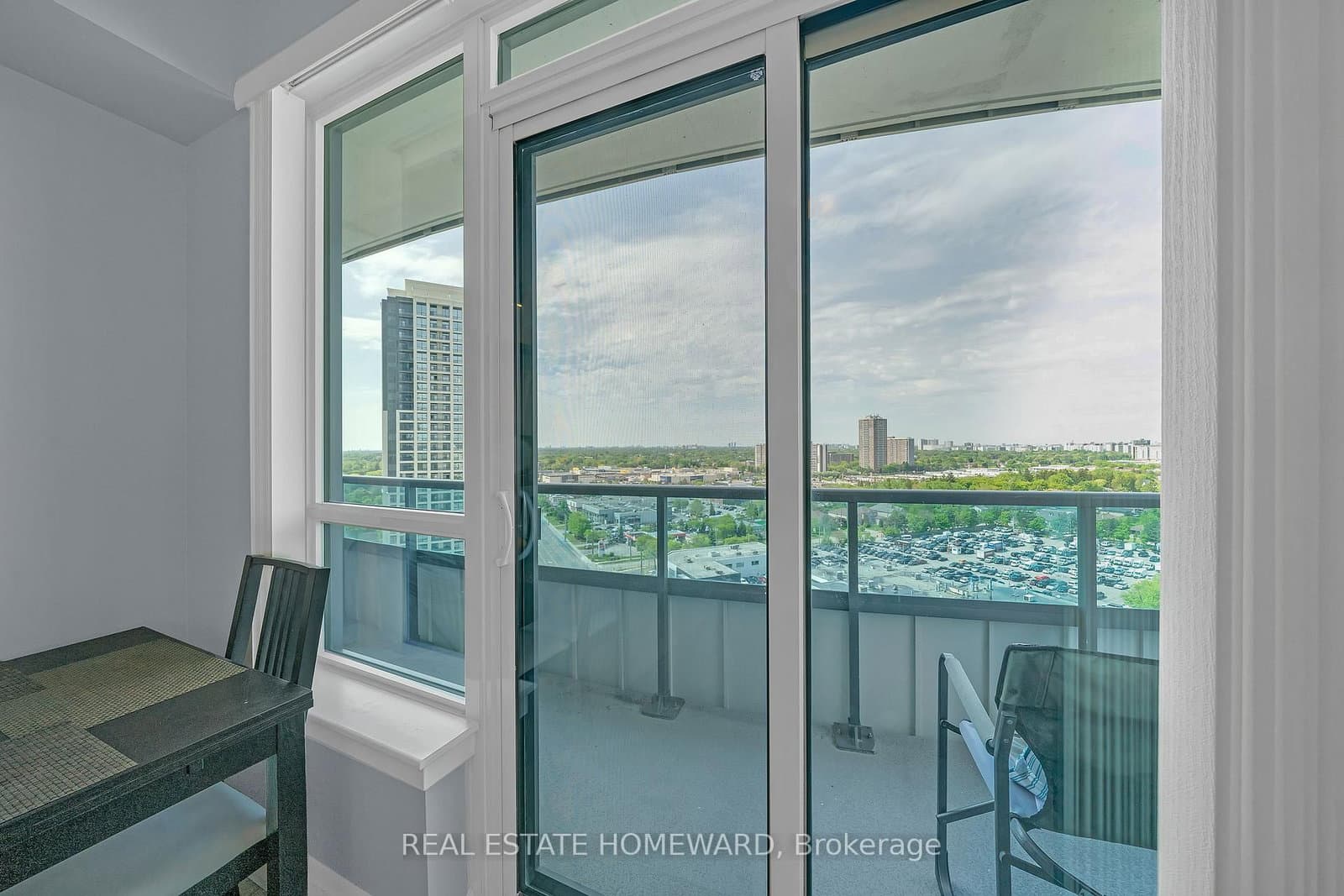 7161 Yonge Street, Unit 1525 thumbnail 13