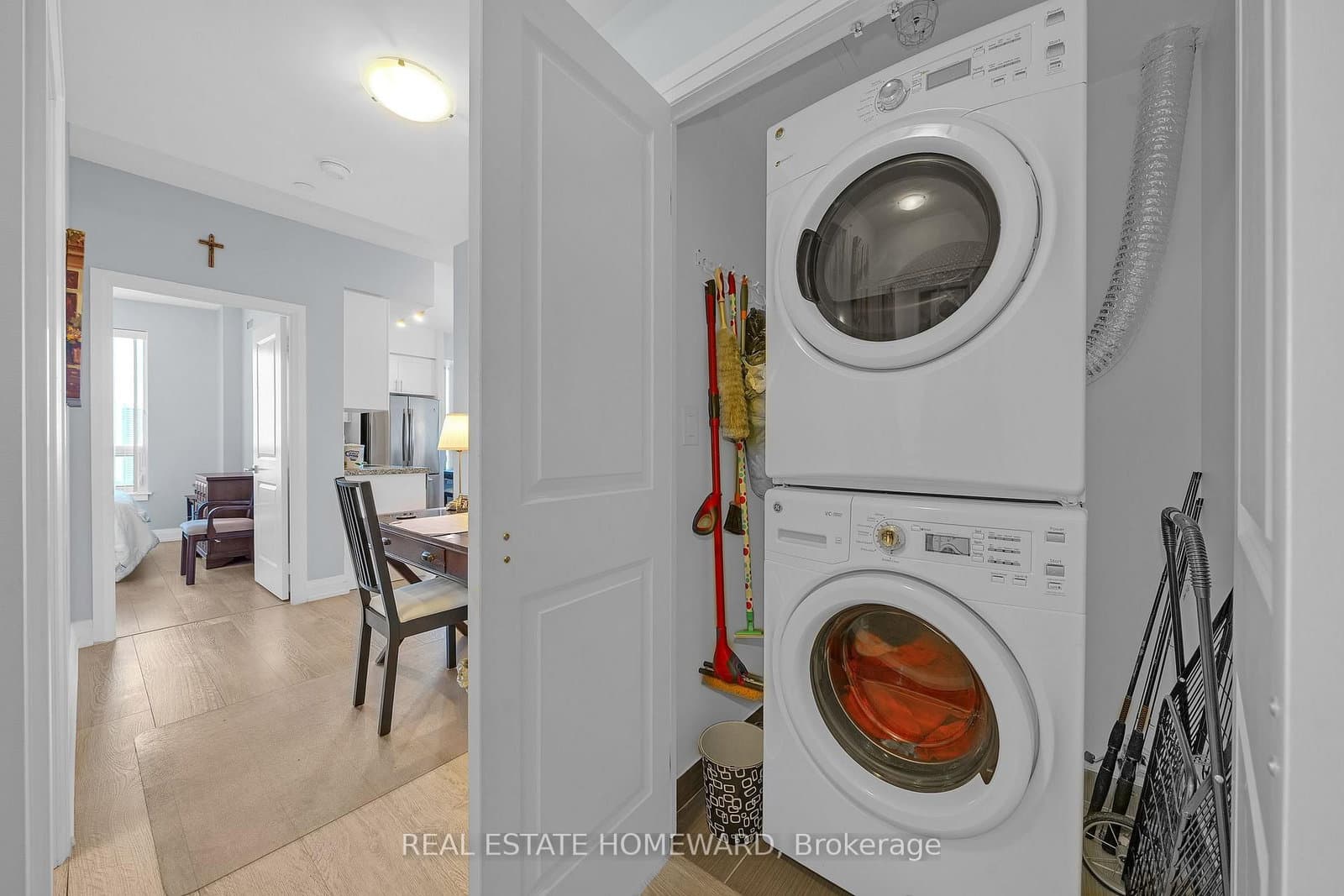 7161 Yonge Street, Unit 1525 thumbnail 4