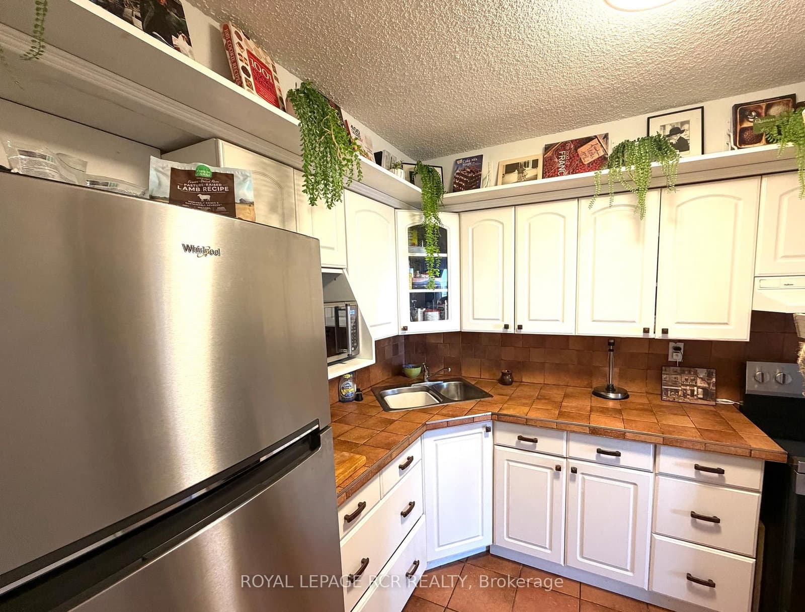 40 William Roe Boulevard, Unit 1011 thumbnail 10