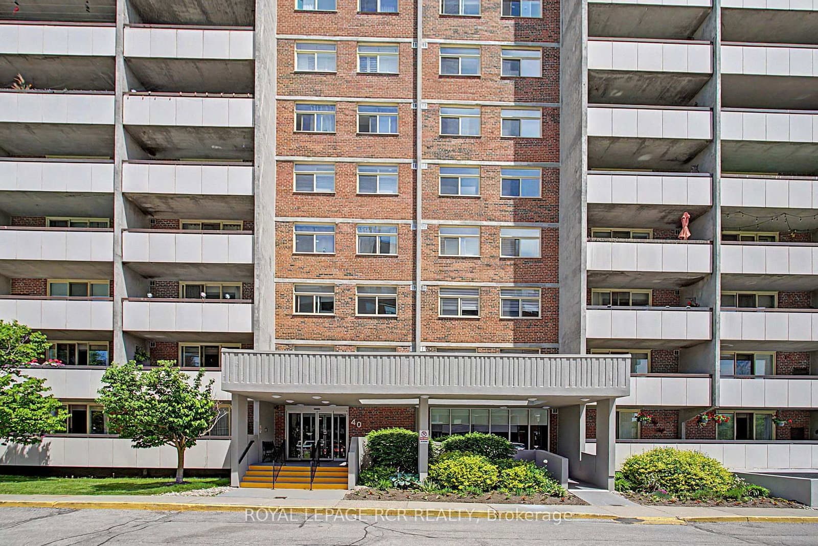 40 William Roe Boulevard, Unit 1011 thumbnail 2