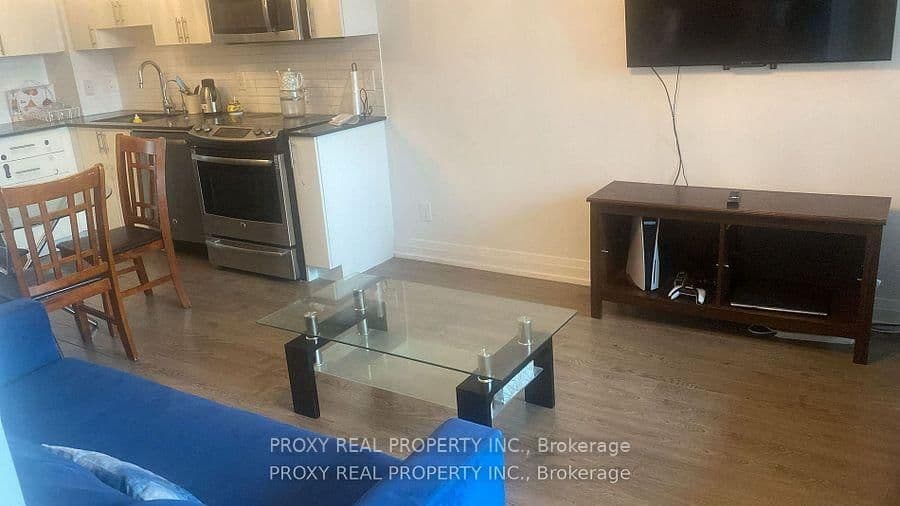 7165 Yonge Street, Unit 426 thumbnail 10